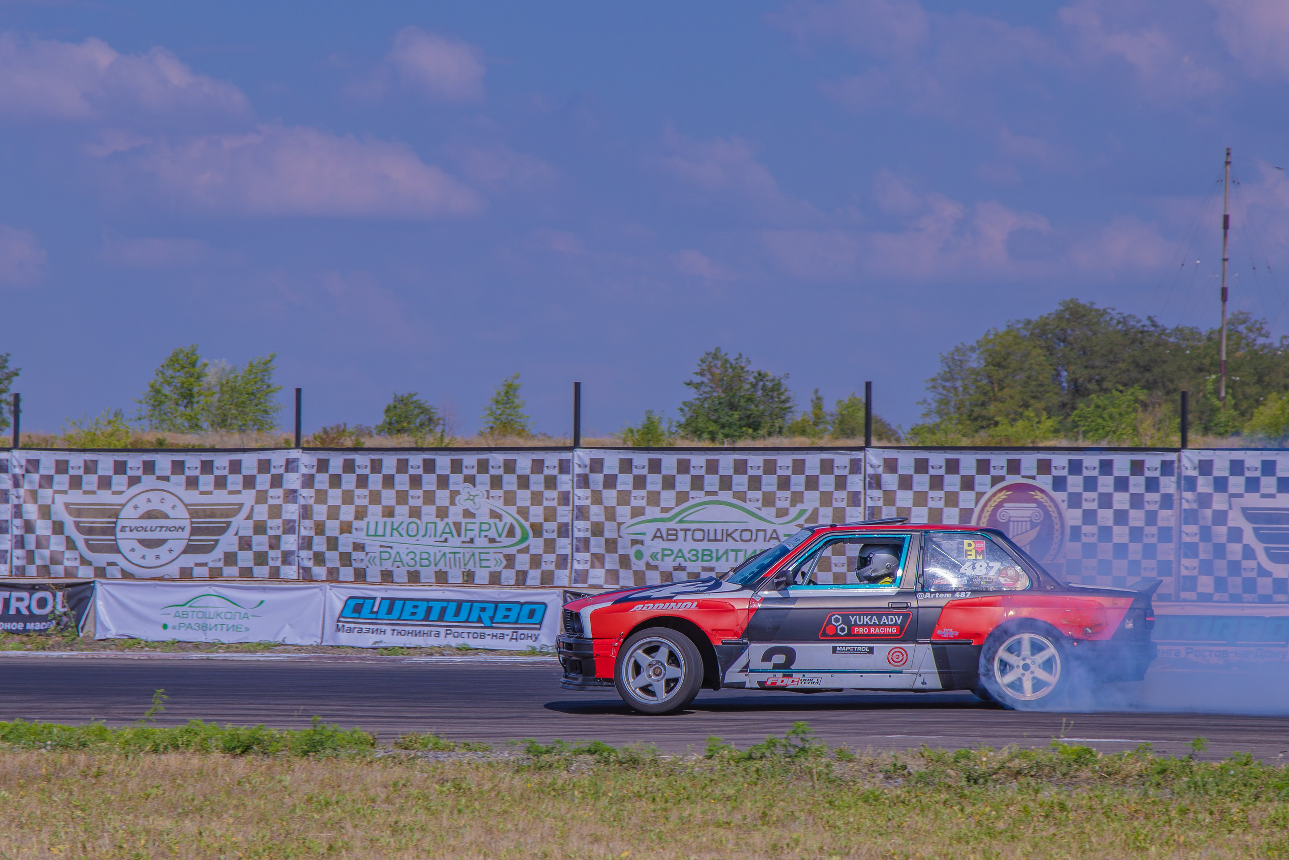 Фотосъёмка профессионального дрифта в Ростов-на-Дону. Портретный фотограф в Ростове-на-Дону Антон Казарин