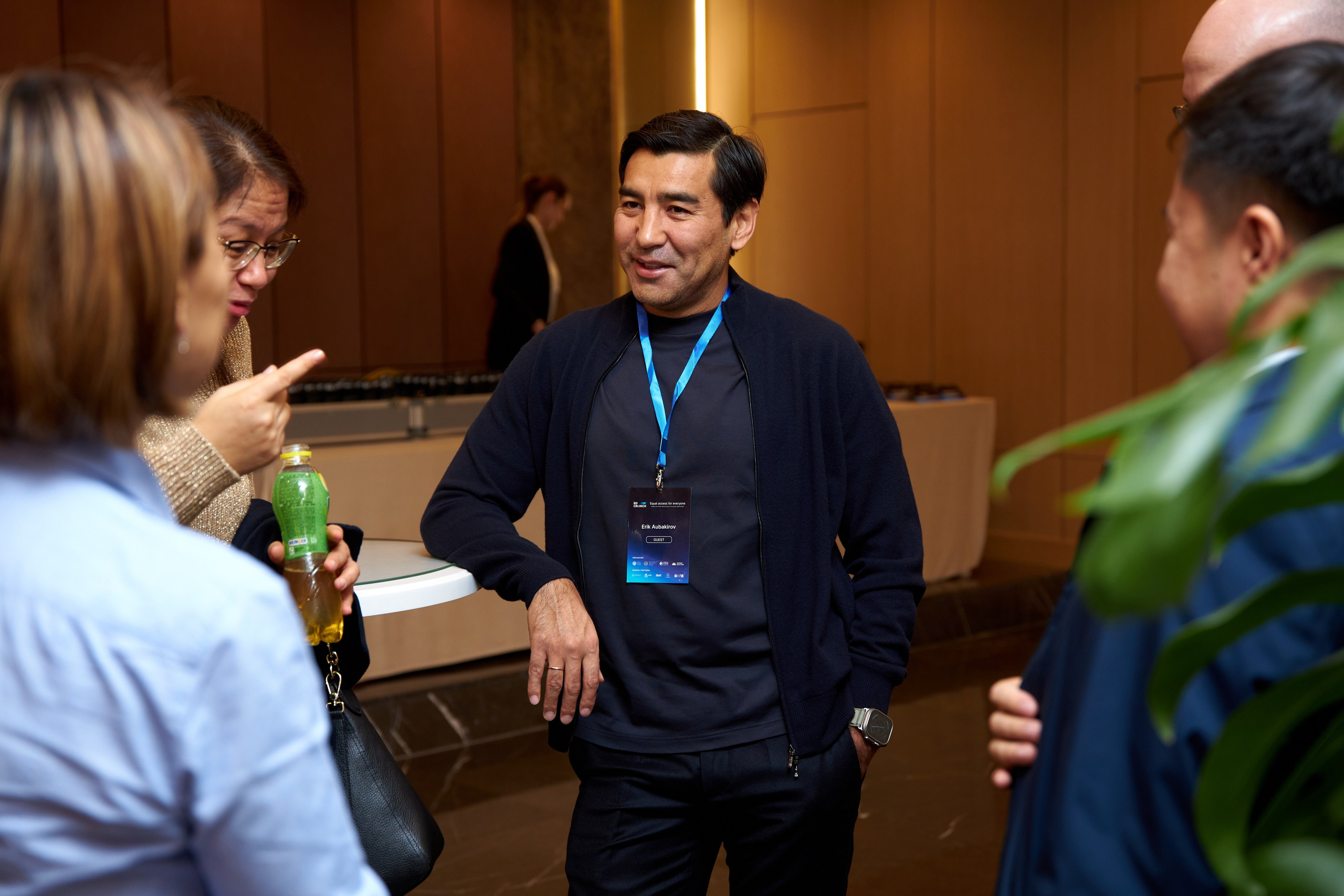 Конференция. Свадебный и студийный фотограф в Алматы Ильяс Кырбаев