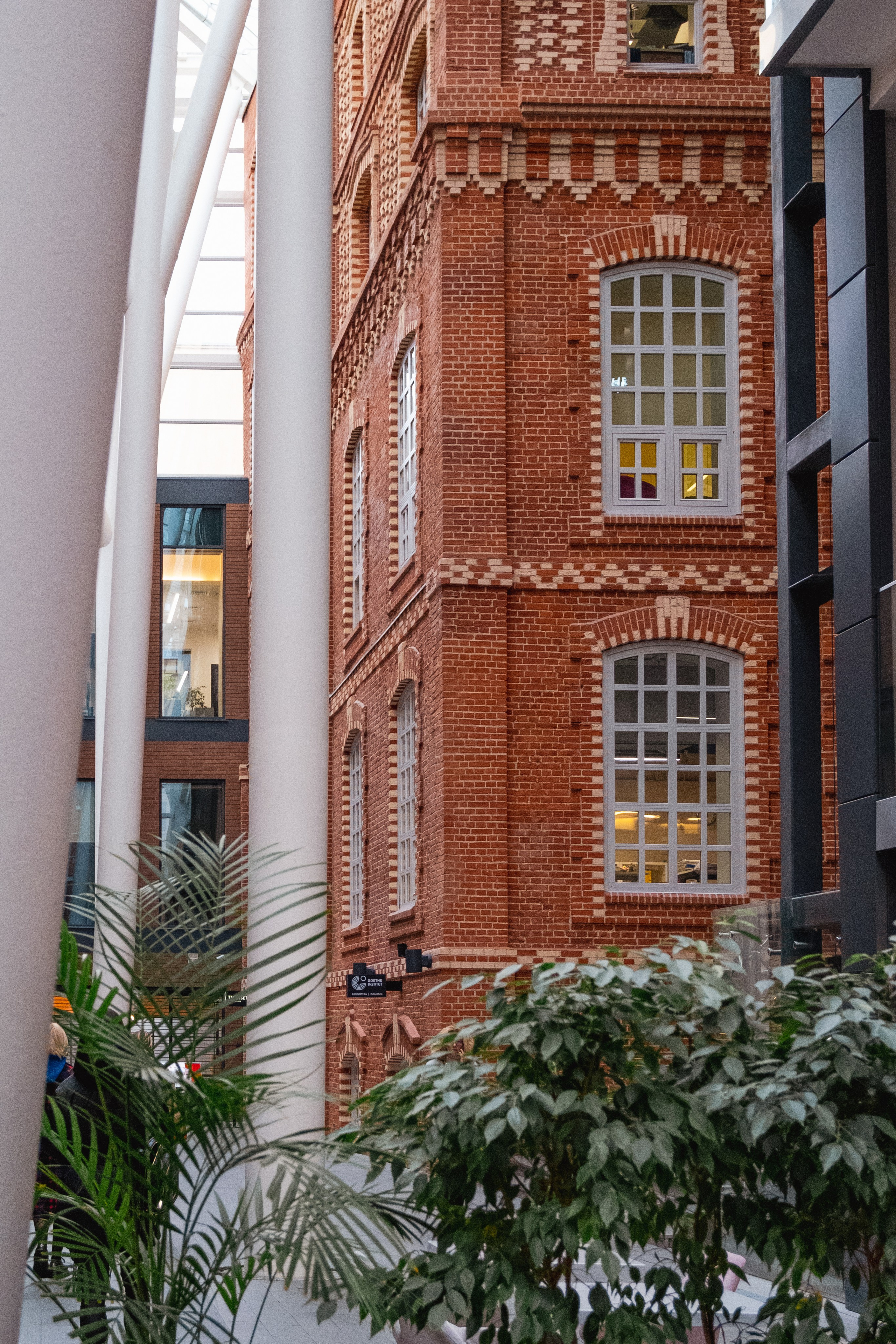 Большевик. Портретный и архитектурный фотограф в Москве и Санкт-Петербурге