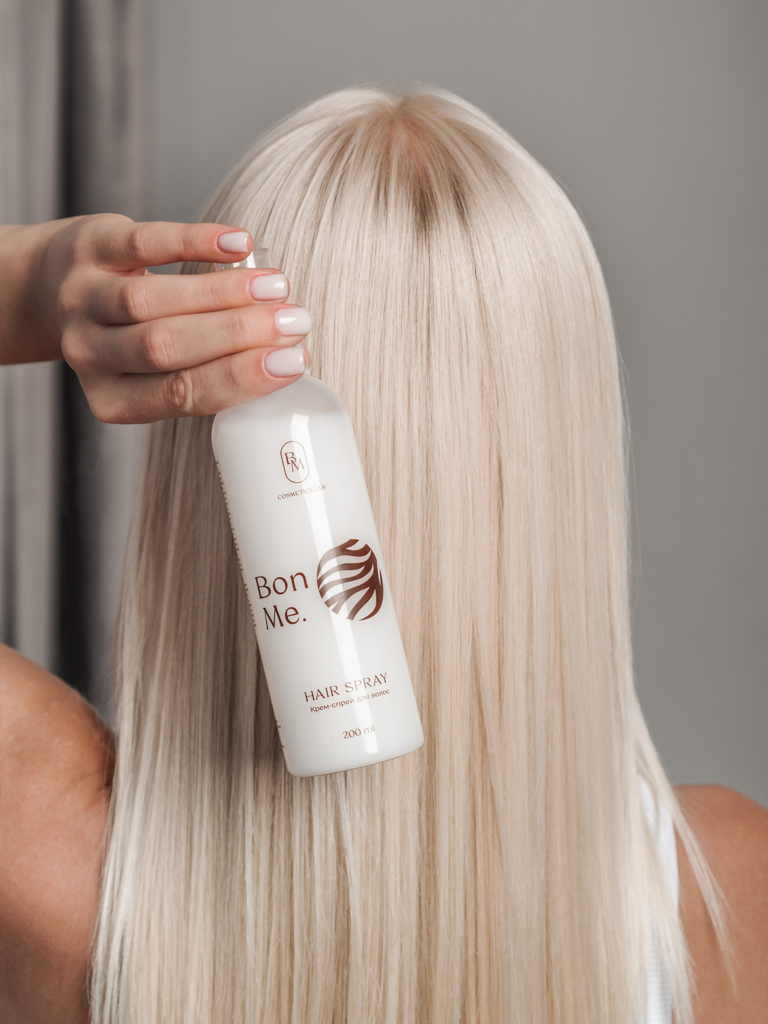 Съемка спрея для волос с моделями для WB