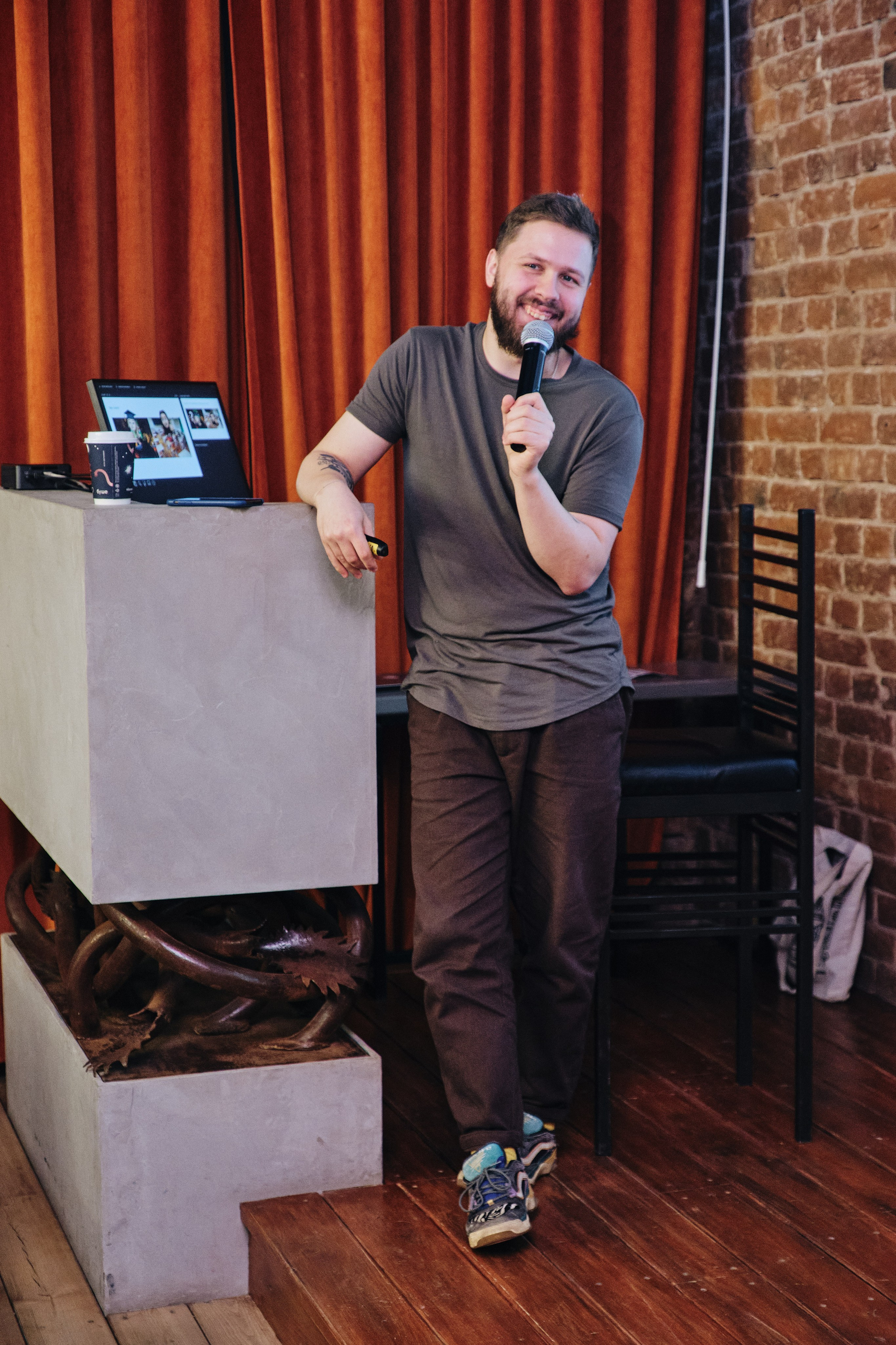 Репортажная съемка лекции в Санкт-Петербурге. Семейные и свадебные фотосессии в СПб, в студии, на улице, на природе