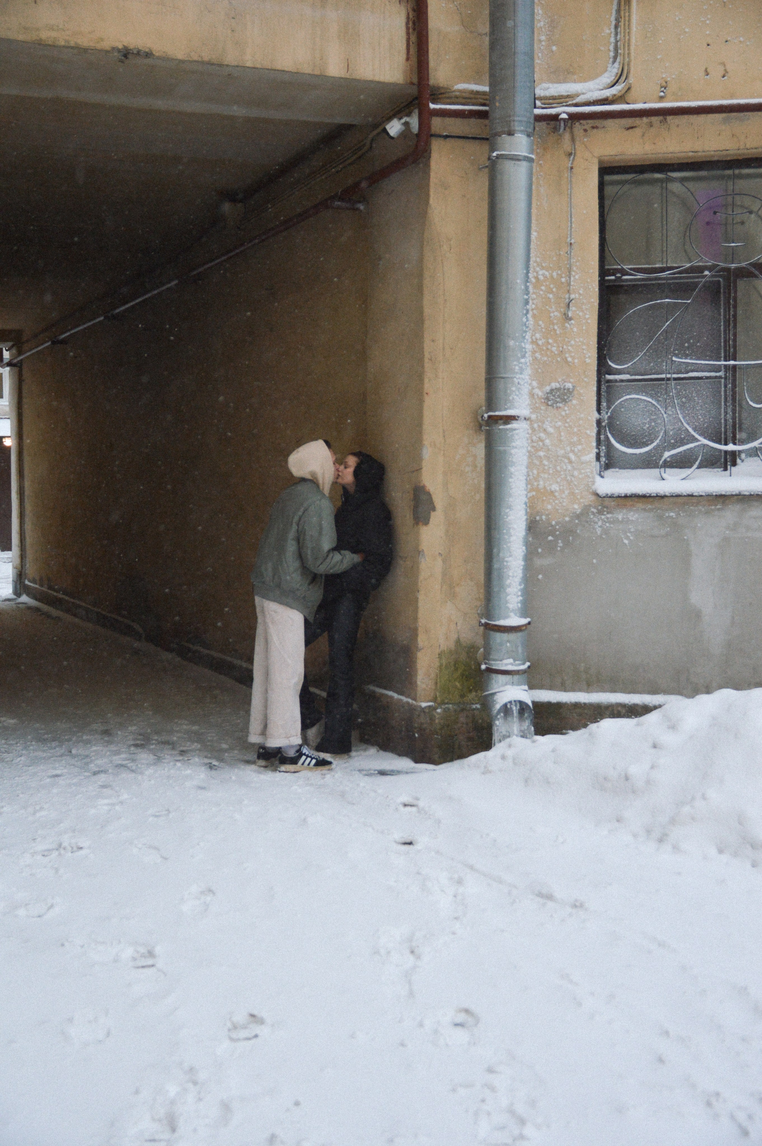 Под снегом. Питерский фотограф