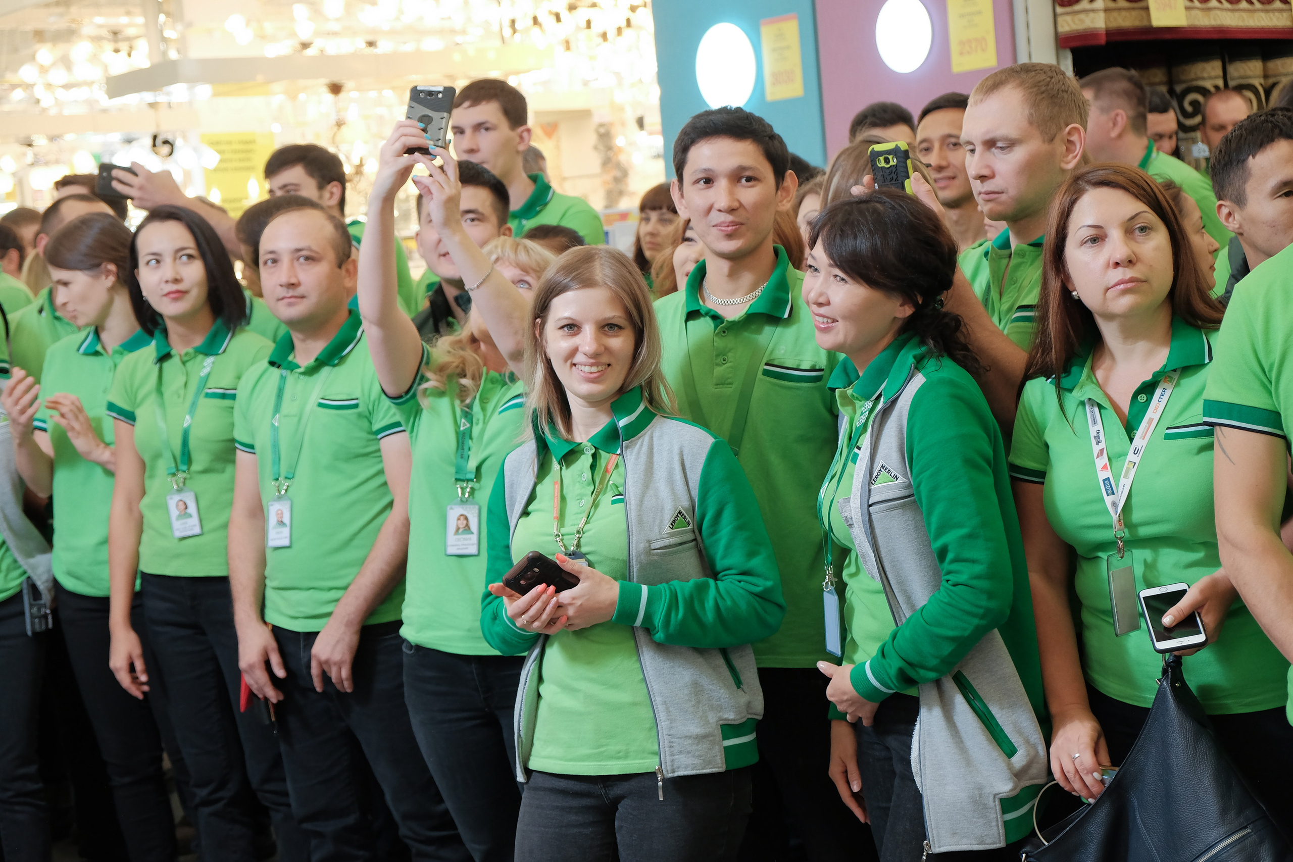 Открытие Леруа Мерлен в Казахстане. Фотограф в Алматы Игорь Заритовский — zaritovskiy.com