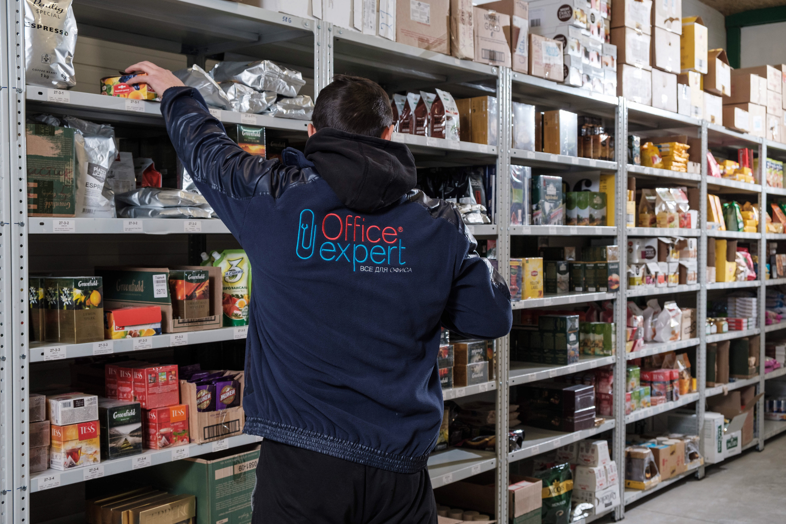 Фотосессия для компании Office Expert. Фотограф в Алматы Игорь Заритовский — zaritovskiy.com