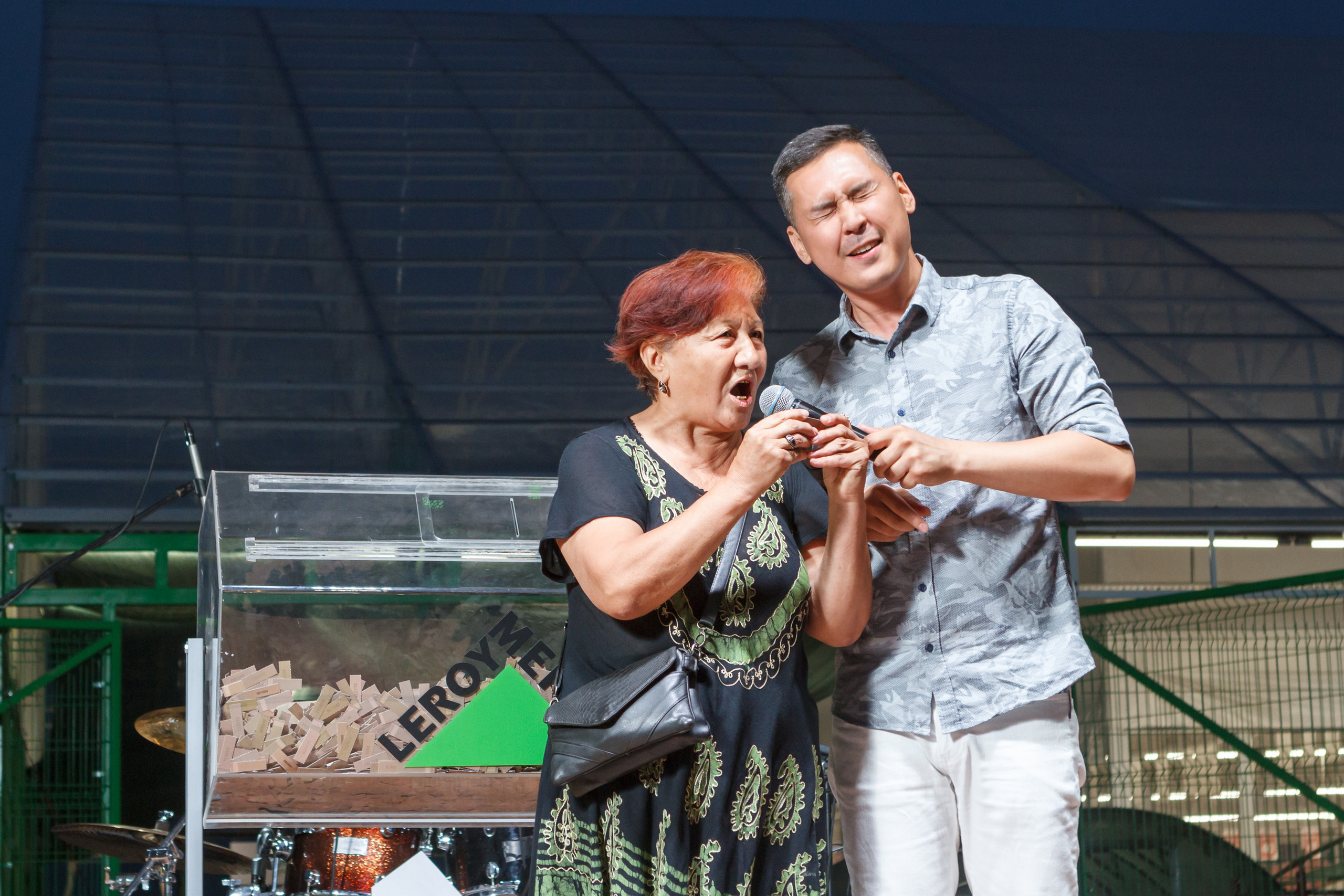 Открытие Леруа Мерлен в Казахстане. Фотограф в Алматы Игорь Заритовский — zaritovskiy.com