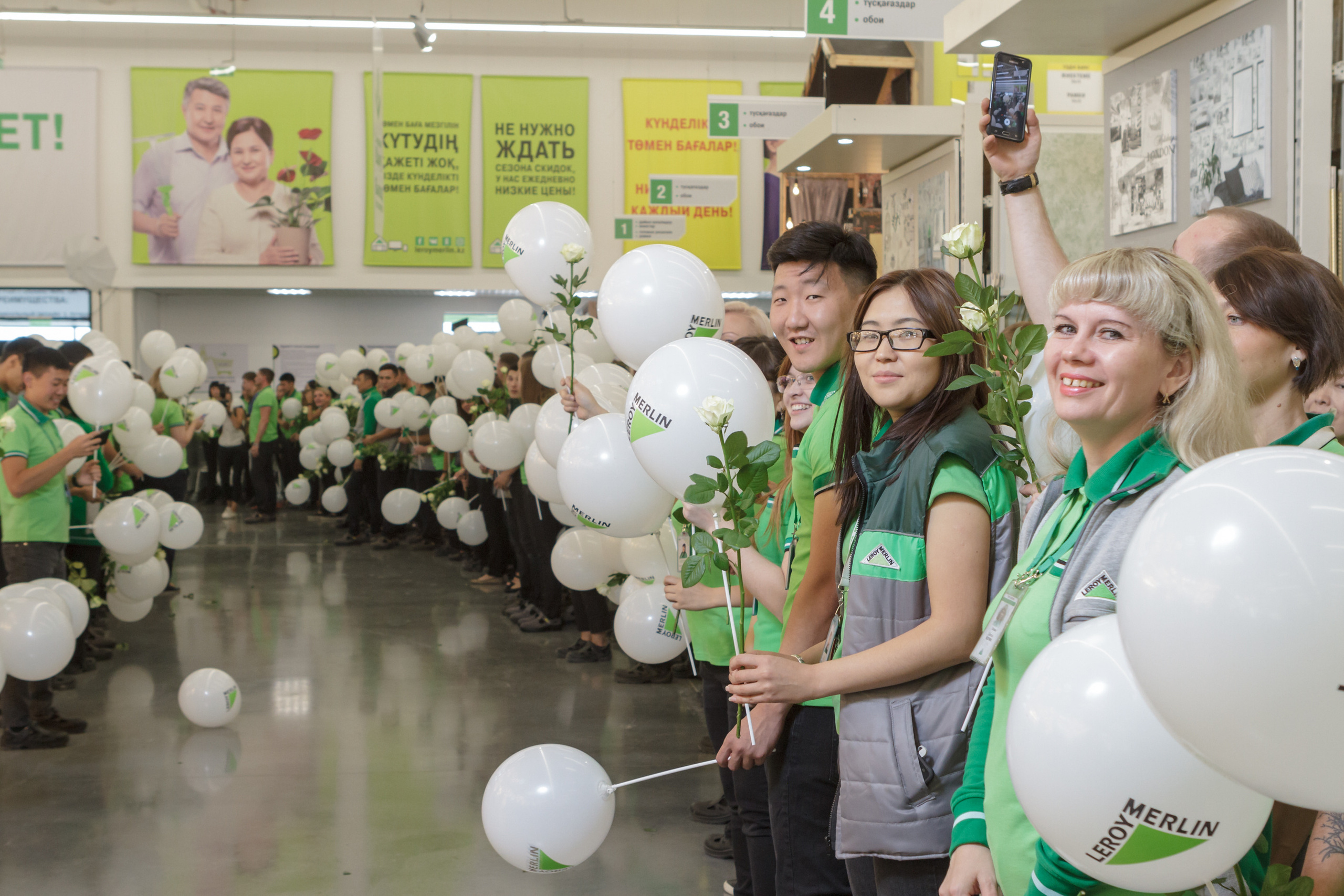 Открытие Леруа Мерлен в Казахстане. Фотограф в Алматы Игорь Заритовский — zaritovskiy.com