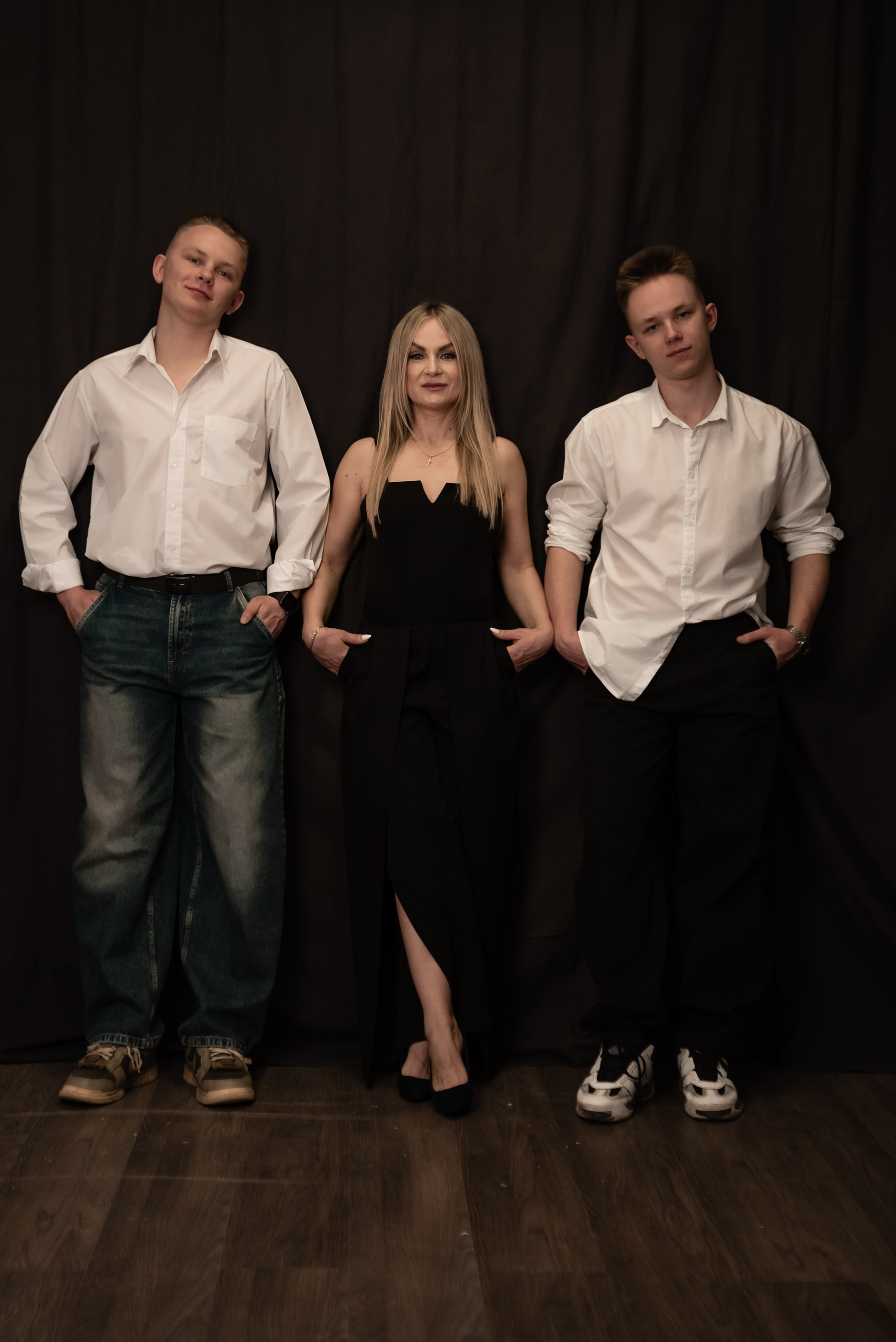 Семейная съемка в студии. Фотограф Тула творческие фотосессии недорого Ольга Ромашина