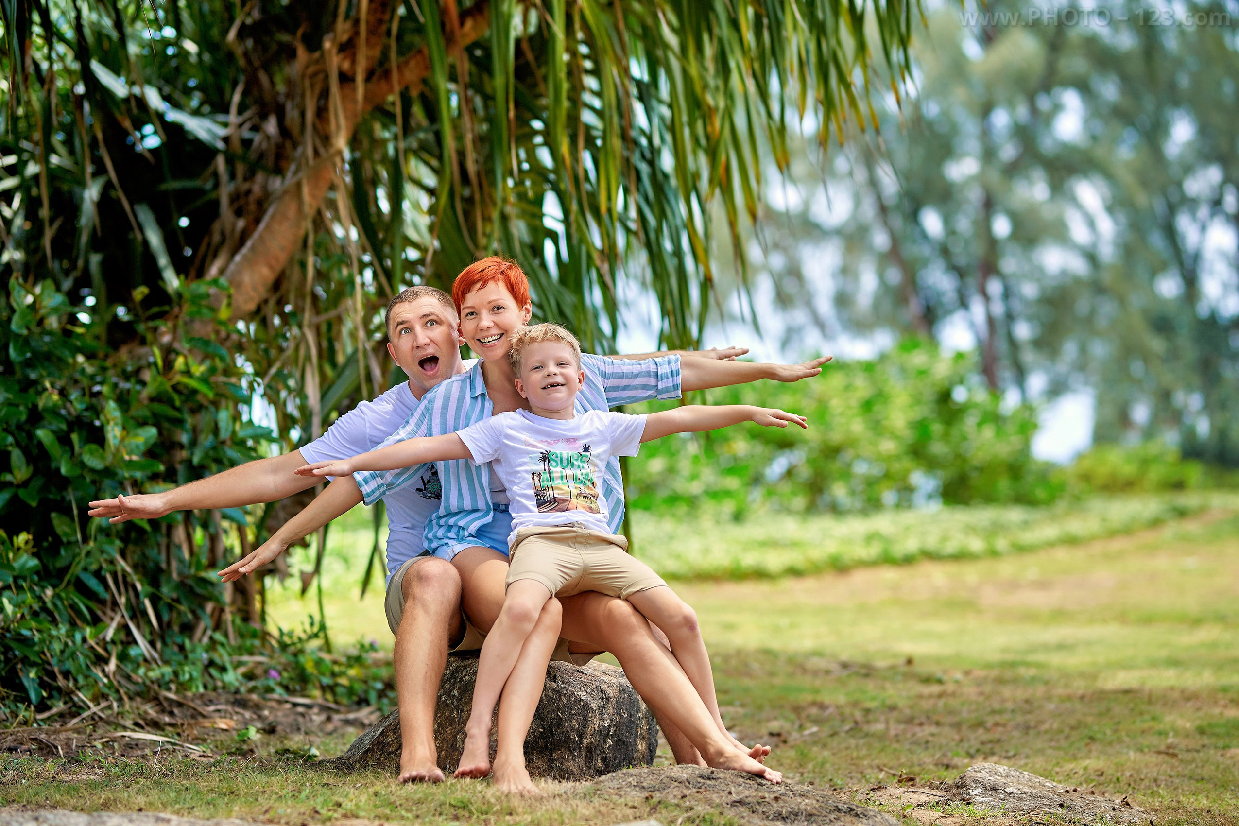 Family connection, tropical beauty — Nha Trang portraits