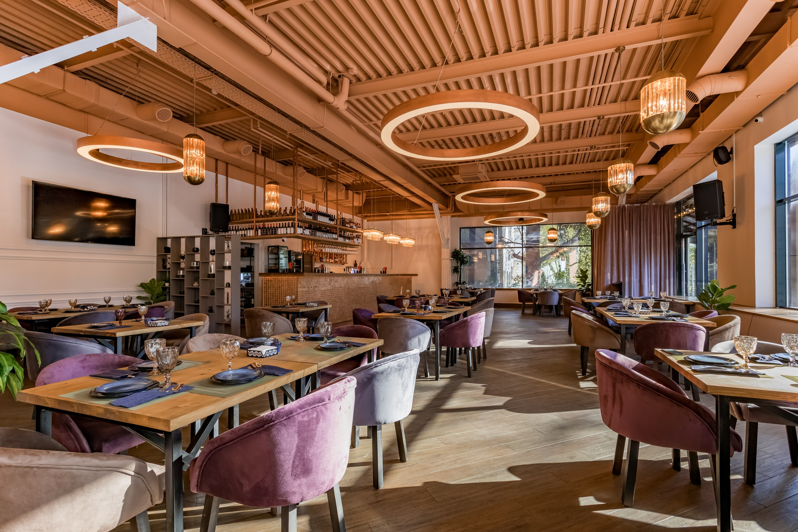 Грузинский ресторан Кепи в 3-м Павелецком проезде. Интерьеры, Контент, Портреты | Фотограф в Москве Дани Терно