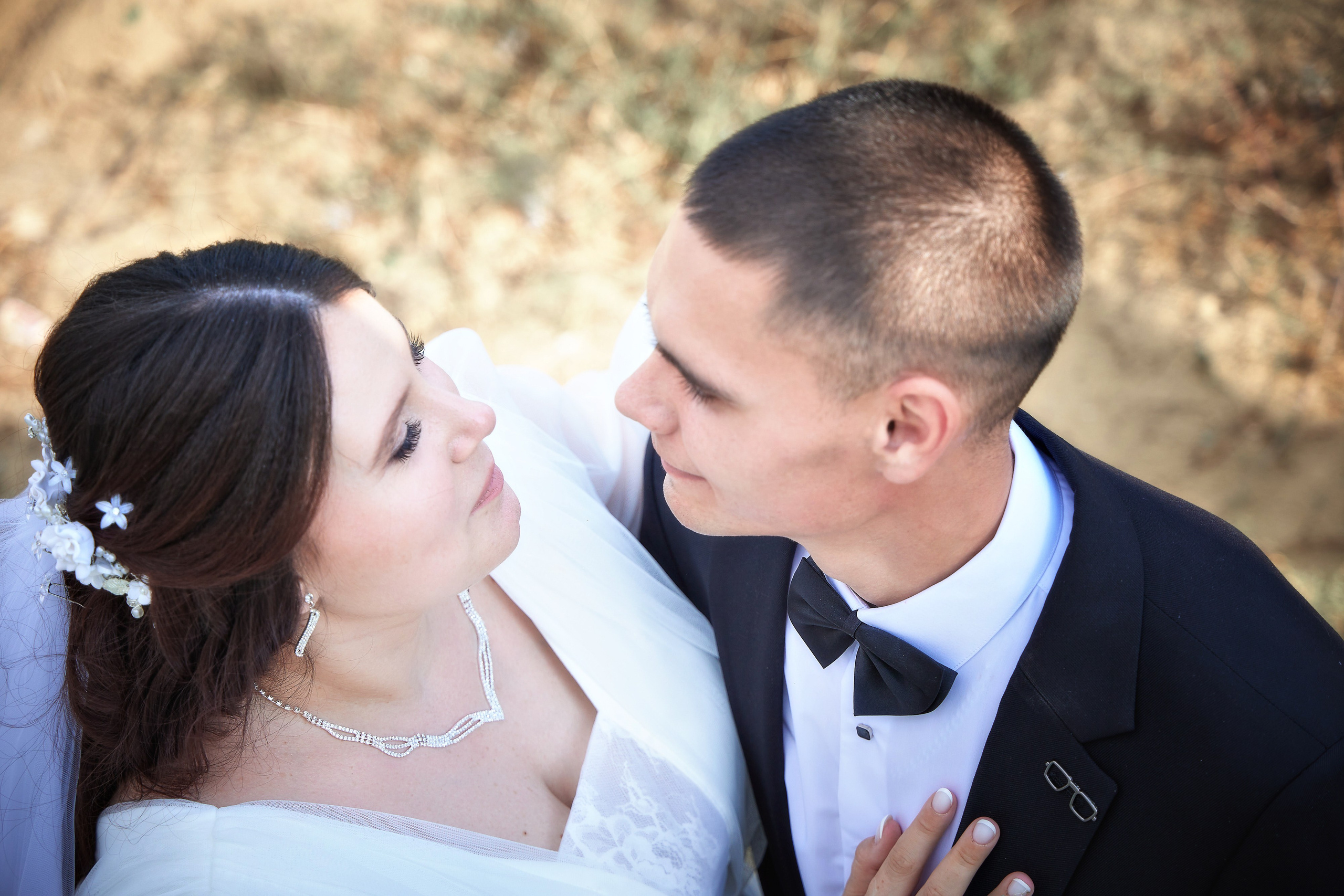 Фотосъемка в ЗАГСе, прогулка молодых, банкет