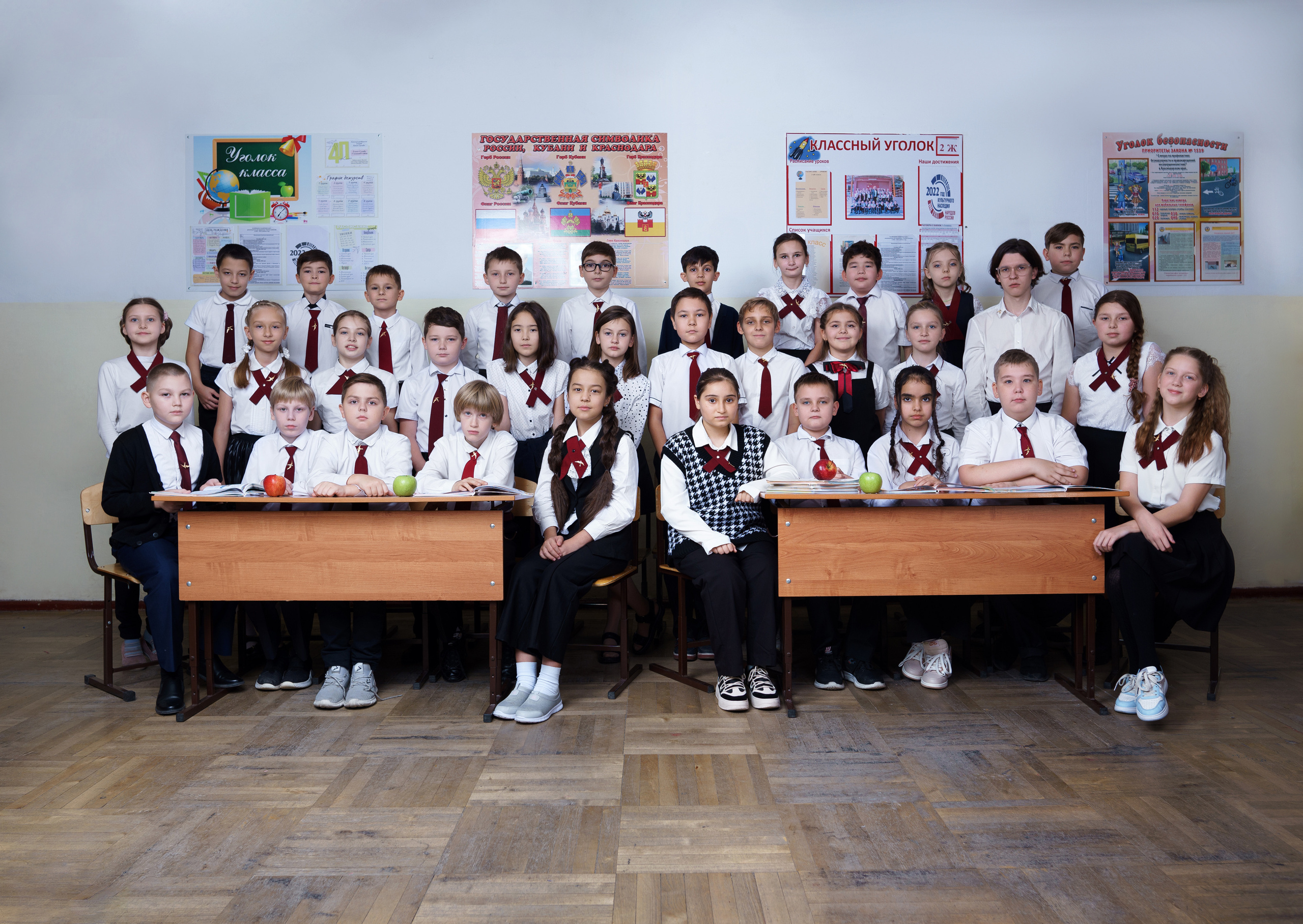 Выпускные альбомы Сочи 4 Класс. СТИЛЬНЫЙ ВЫПУСКНОЙ АЛЬБОМ СОЧИ АДЛЕР