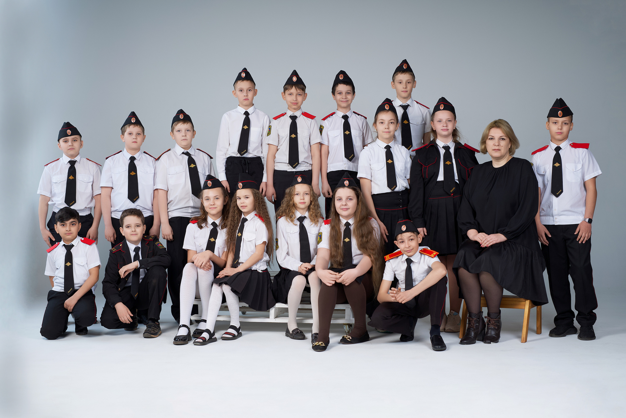 Выпускные альбомы Сочи 4 Класс. СТИЛЬНЫЙ ВЫПУСКНОЙ АЛЬБОМ СОЧИ АДЛЕР