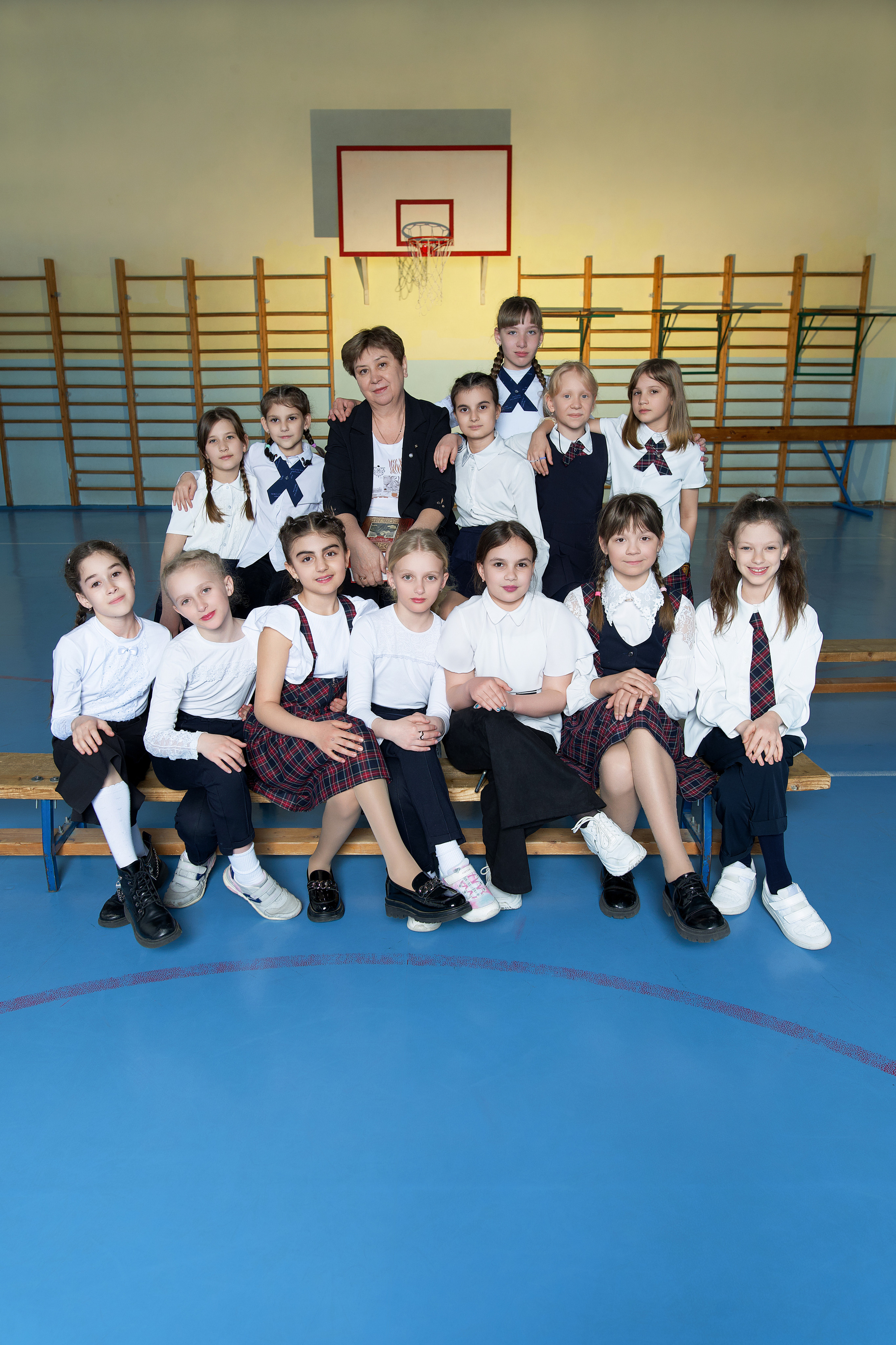 Выпускные альбомы Сочи 4 Класс. СТИЛЬНЫЙ ВЫПУСКНОЙ АЛЬБОМ СОЧИ АДЛЕР