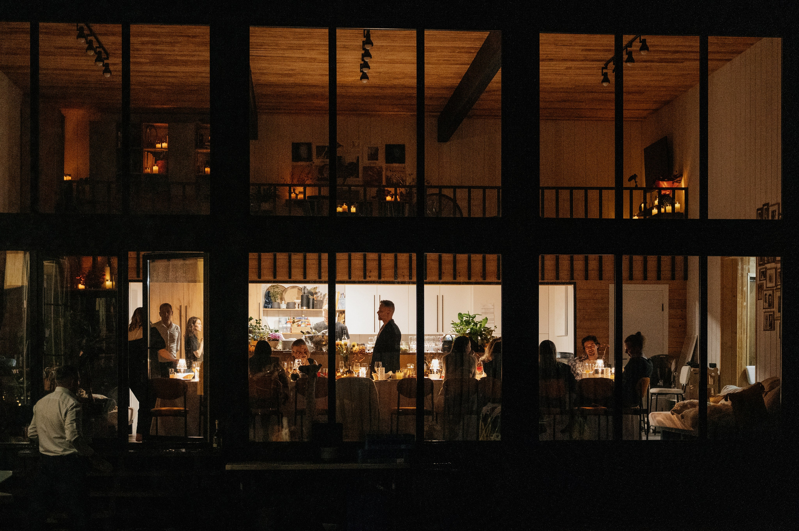 Невероятно атмосферный семейный ужин. Wedding photographer in Moscow and around the world Andrey Medvednikov