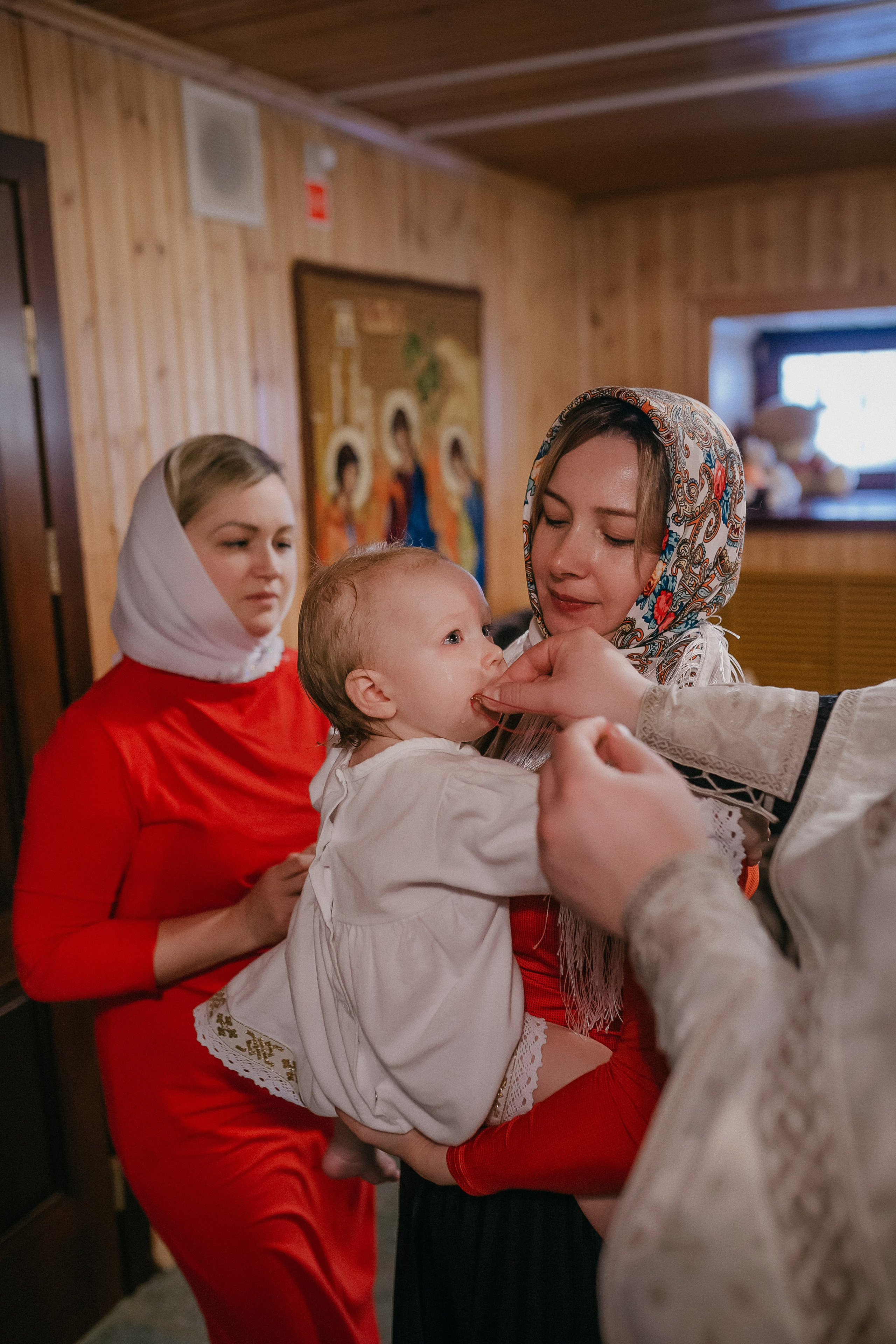 Крещение Ксении. Храм Симеона Верхотурского п.Барсово. Семейный фотограф в Сургуте