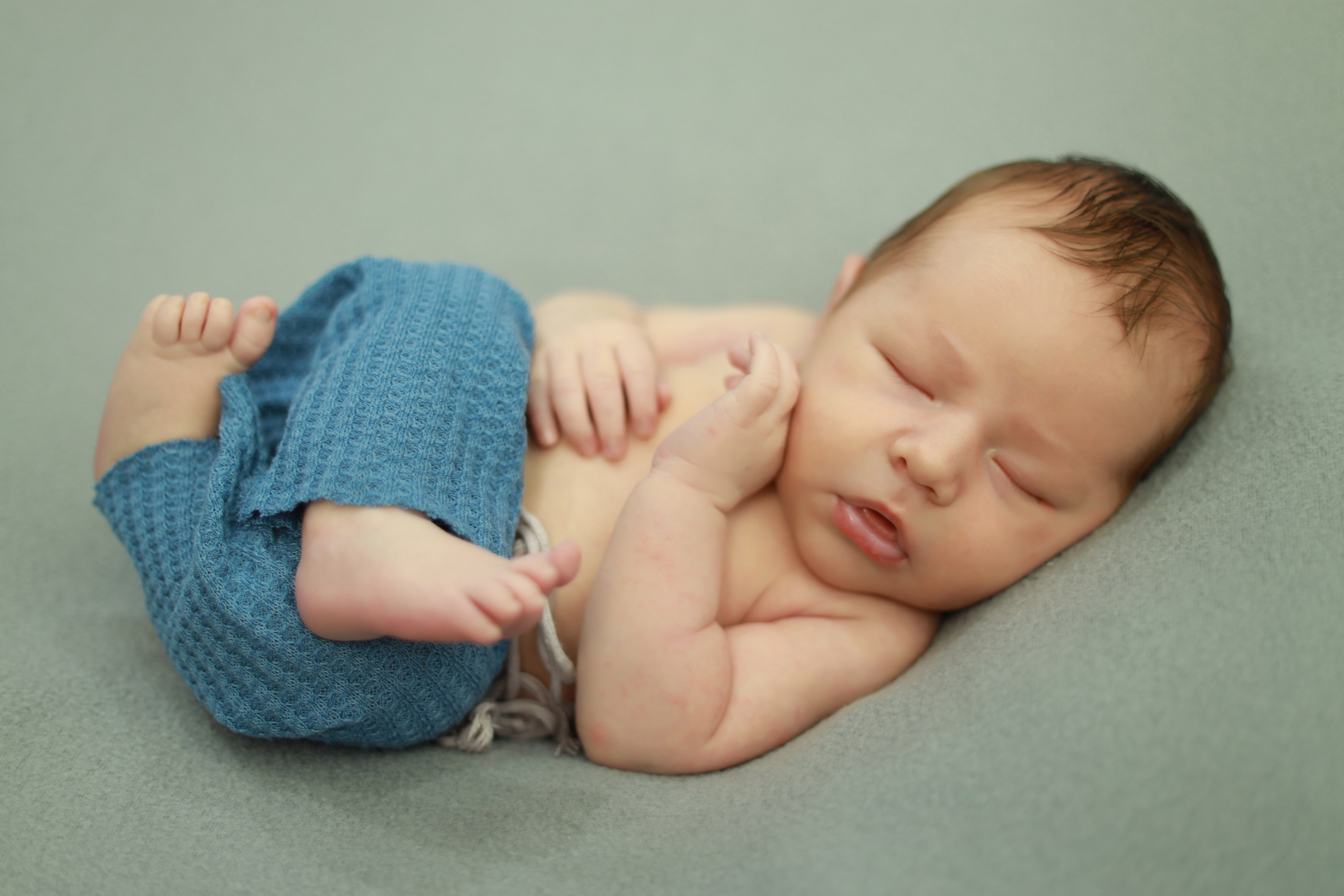 Ньюборн съёмка в студии. Семейный и Детский фотограф в Краснодаре Дарья Насаченко
