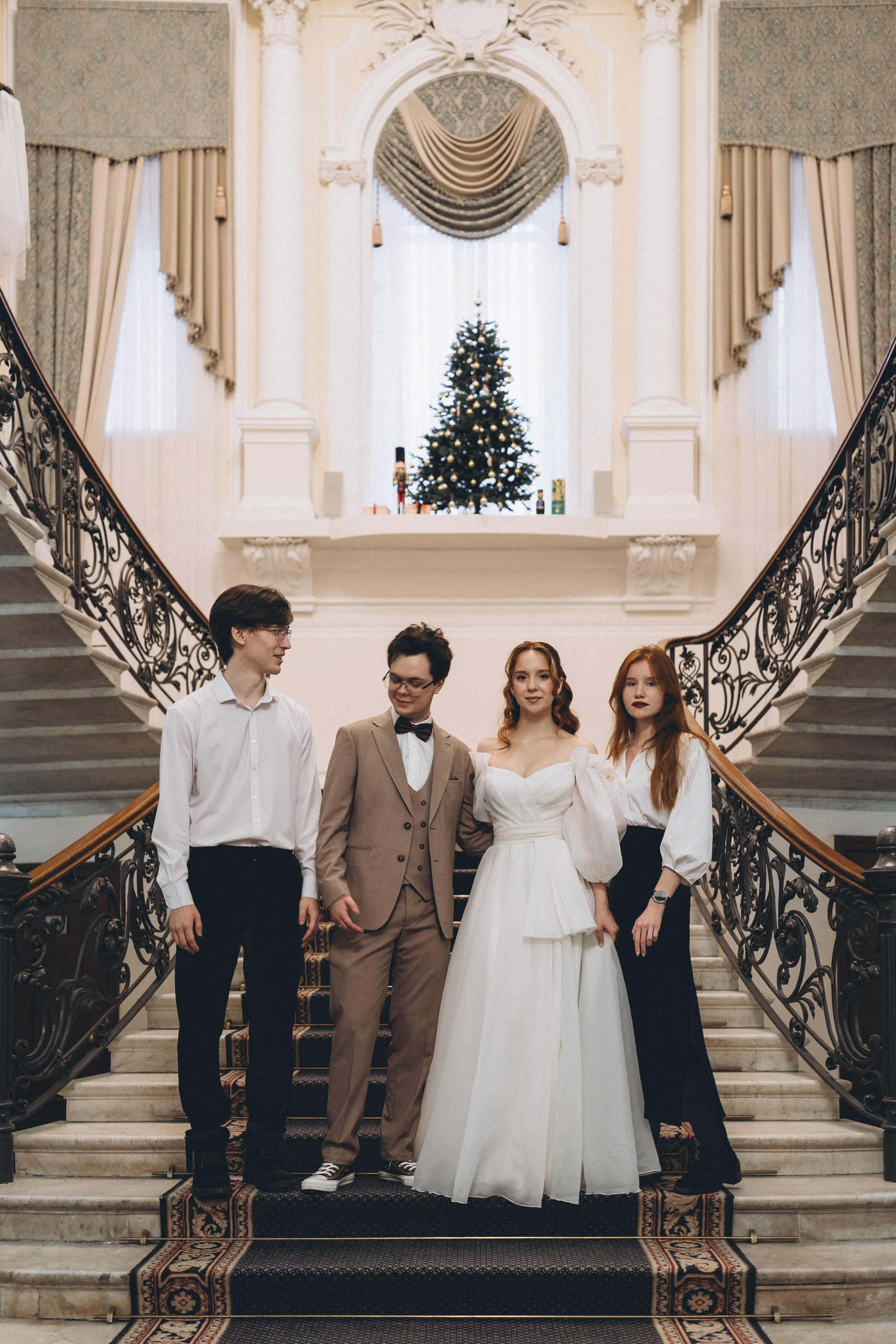 СВАДЕБНАЯ СЬЕМКА ВО ВТОРОМ ДВОРЦЕ С ГОСТЯМИ И ПРОГУЛКА В ТАВРИЧЕСКОМ САДУ. Профессиональный фотограф, Санкт-Петербург — Виктория Богомолова