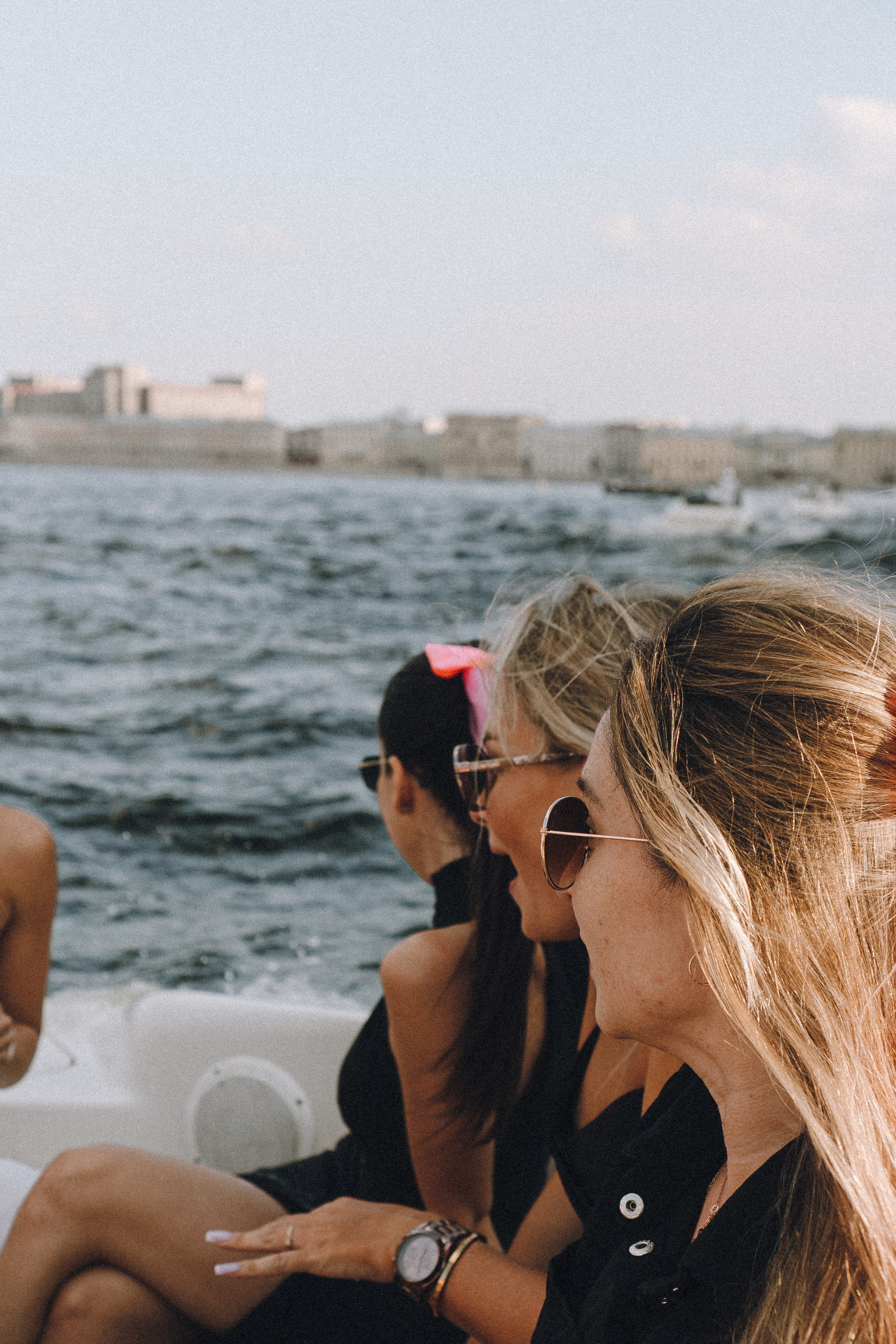 ДЕВИЧНИК НА КАТЕРЕ. Профессиональный фотограф, Санкт-Петербург — Виктория Богомолова