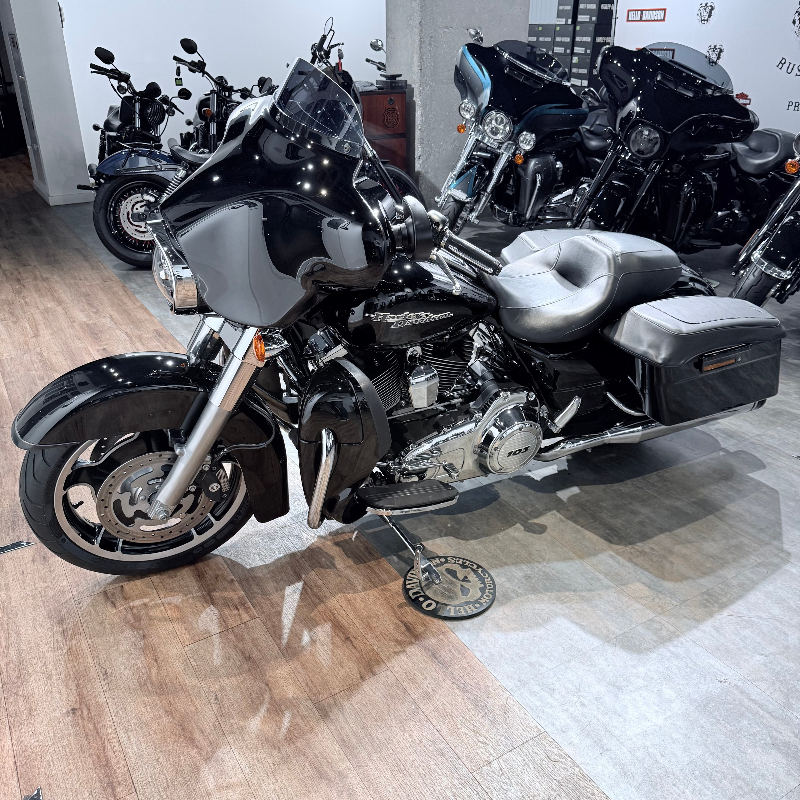 2012 Street Glide 103 АВS Vivid Вlаck. Hello Davidson, Москва. Только хорошие мотоциклы…