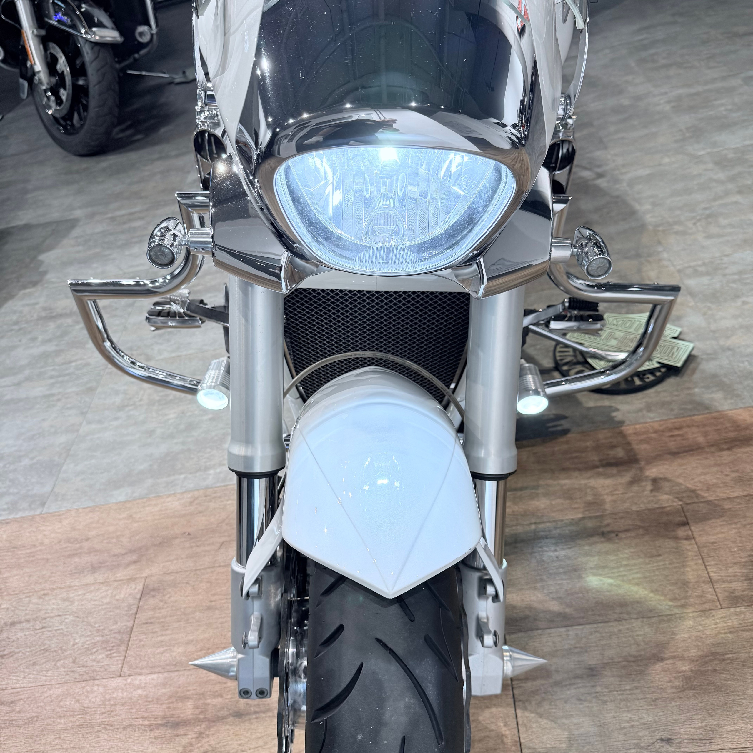 2007 SUZUКI М109R Whitе Hunter. Hello Davidson, Москва. Только хорошие мотоциклы…