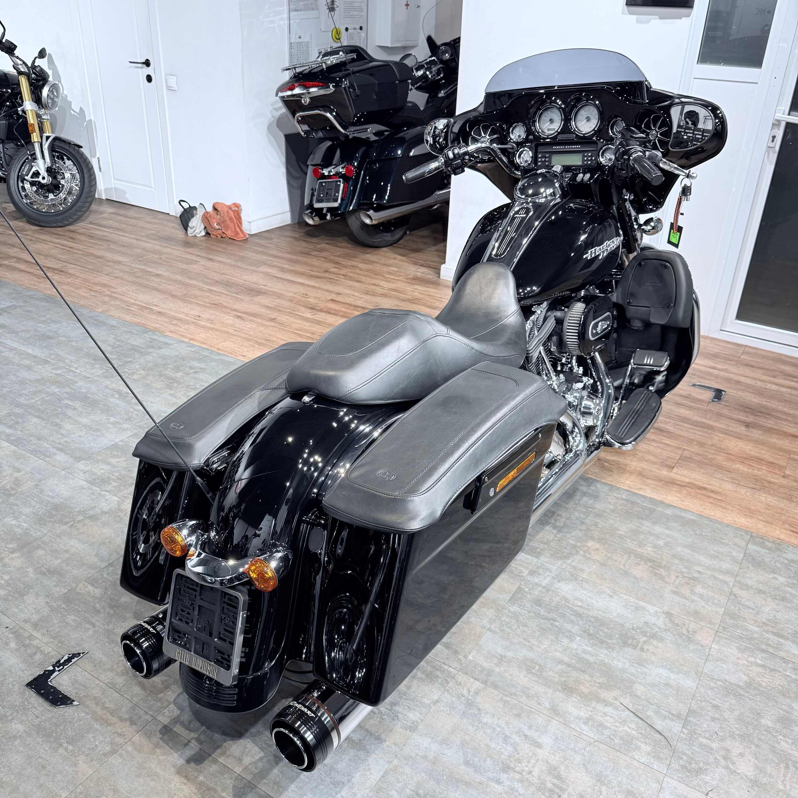 2012 Street Glide 103 АВS Vivid Вlаck. Hello Davidson, Москва. Только хорошие мотоциклы…