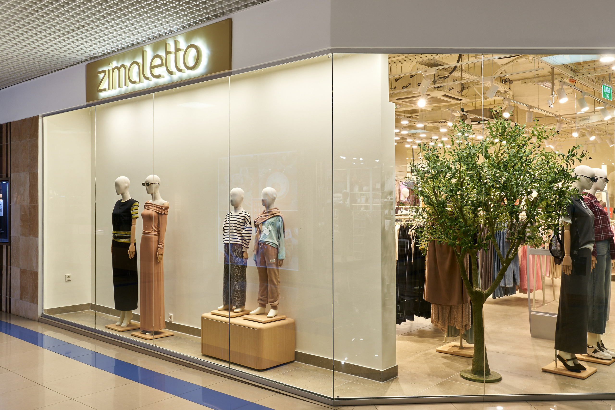 Фото магазина одежды