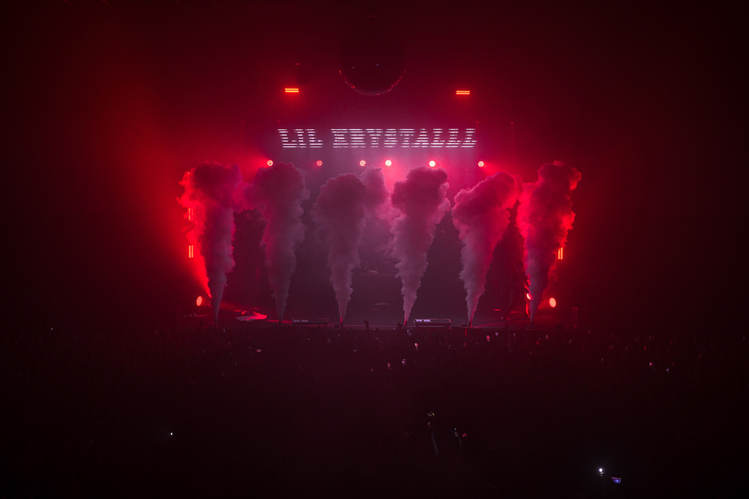 07.04.2024 | LIL KRYSTALLL for PixelGrid Studio. Личный и концертный фотограф в Москве