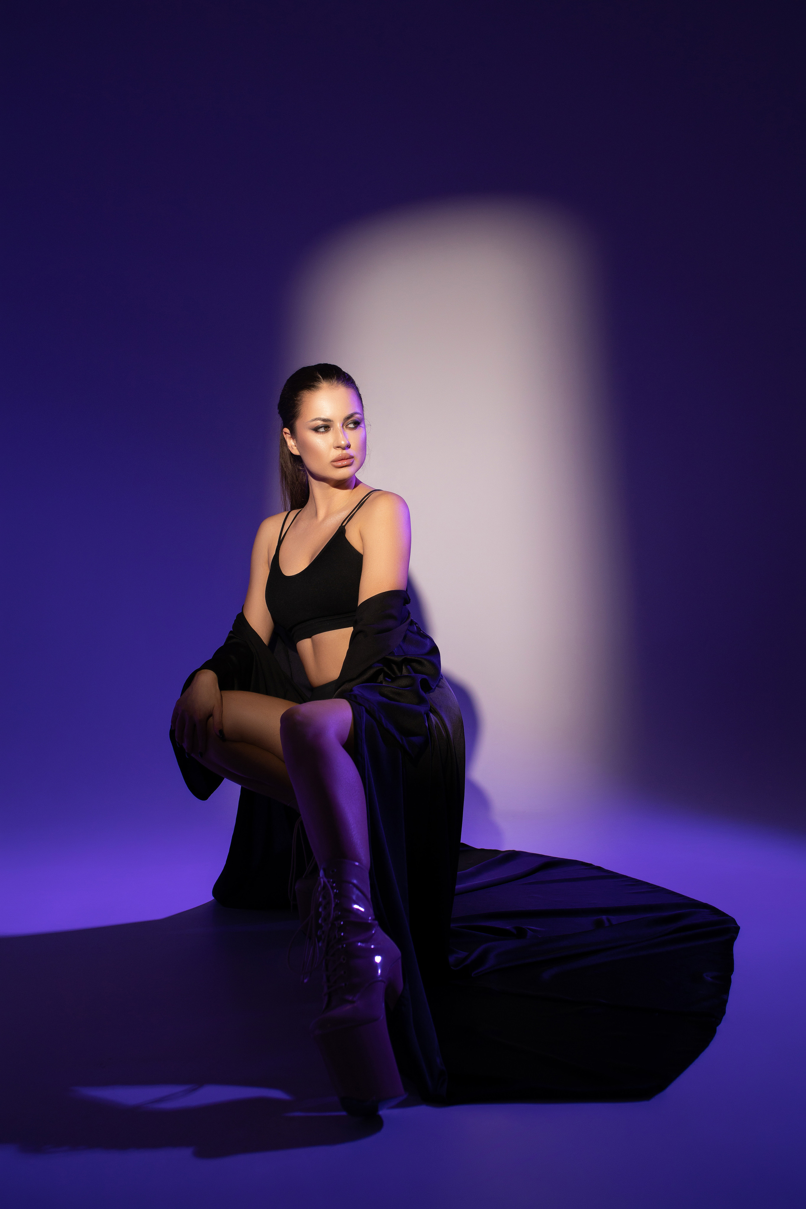 Цветной свет и фигуры. Фотограф Минск