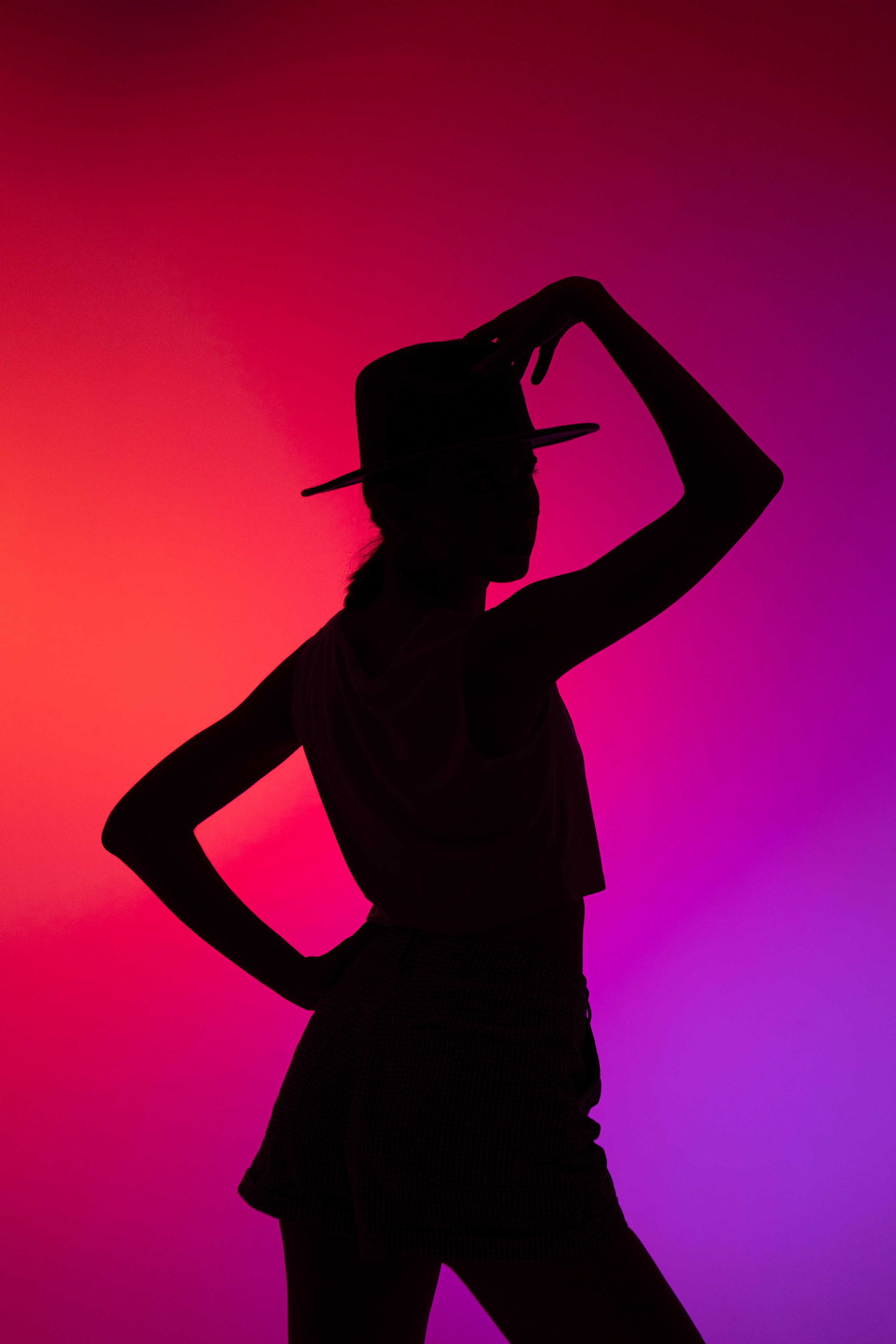 Цветной свет и фигуры. Фотограф Минск