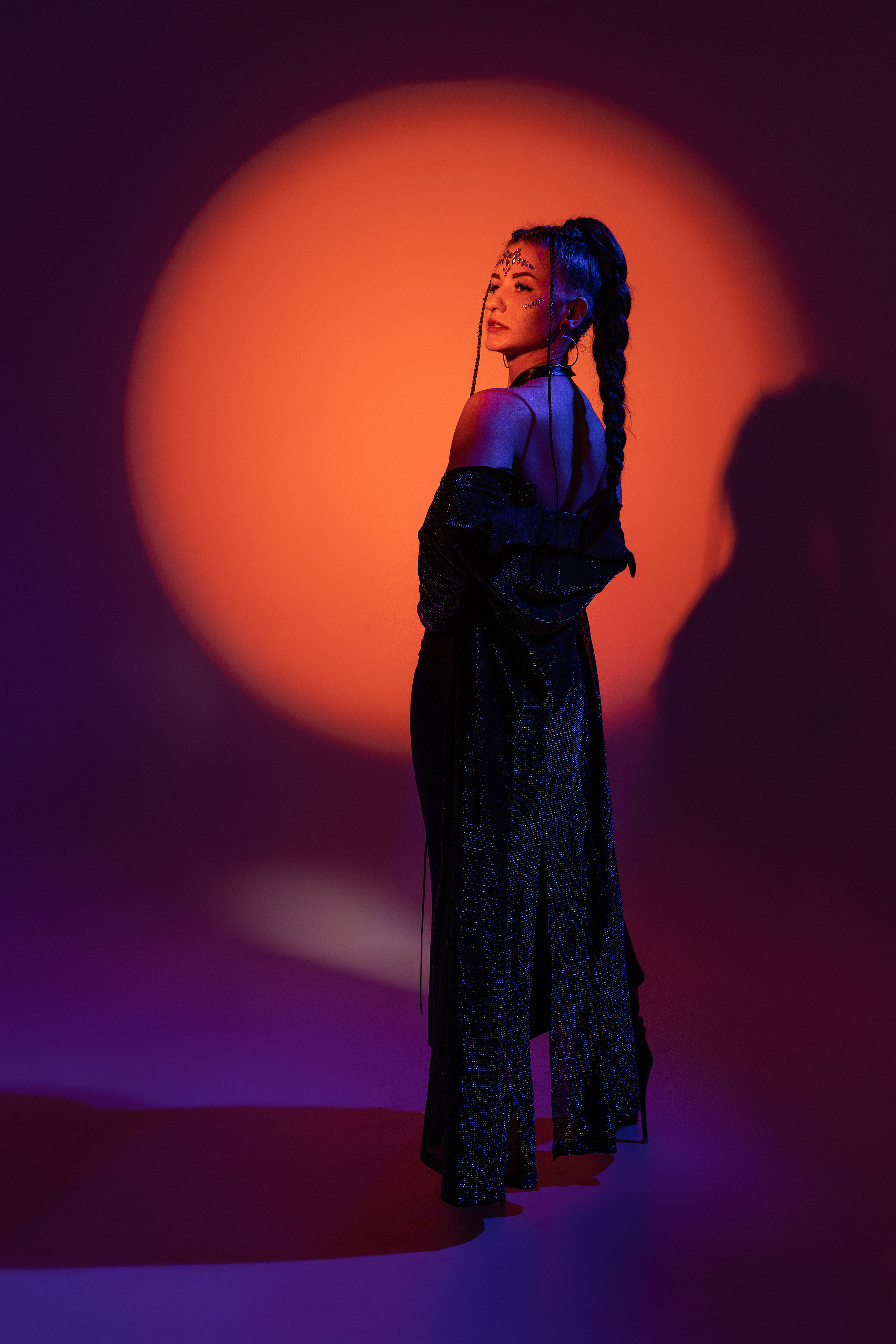 Цветной свет и фигуры. Фотограф Минск