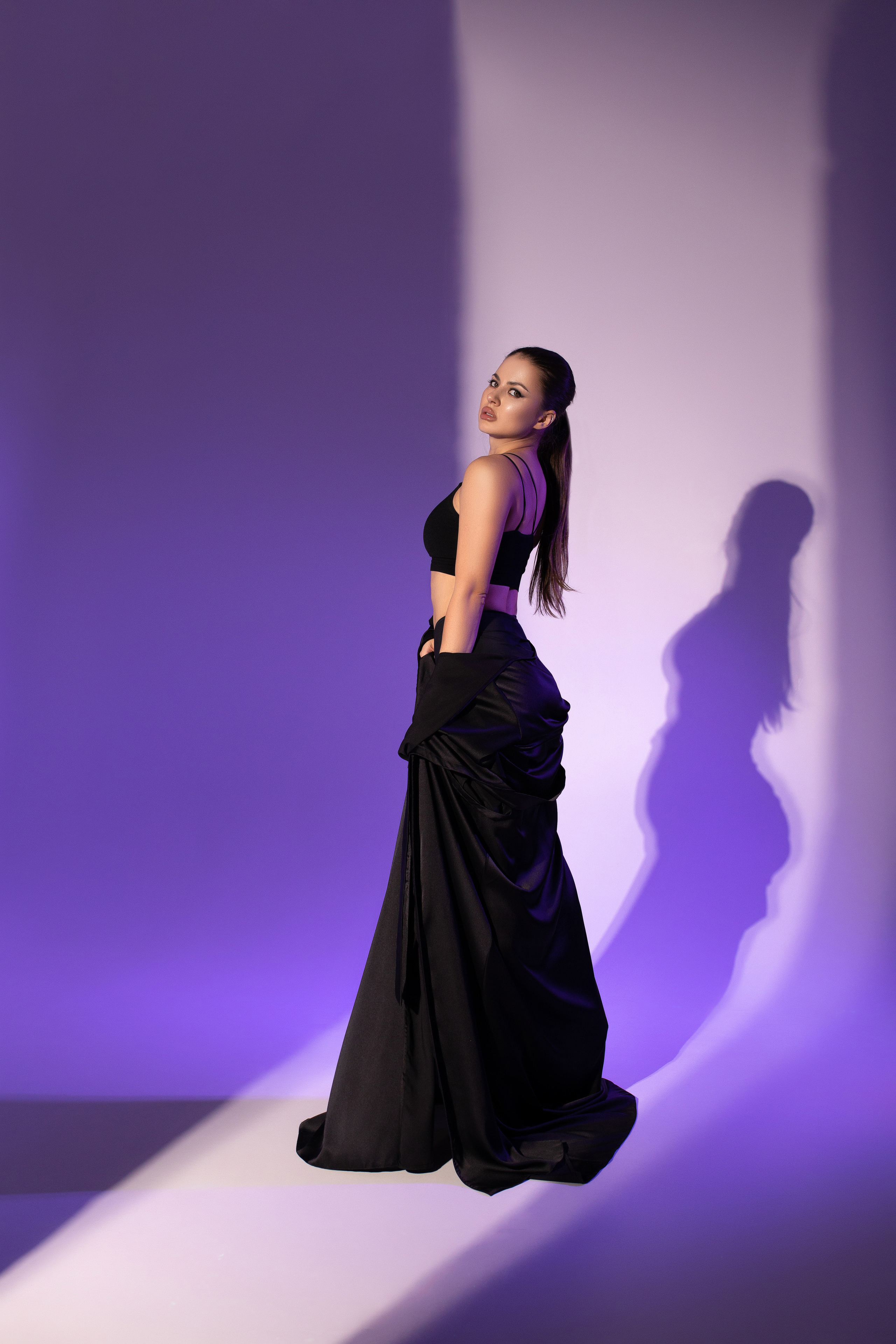 Цветной свет и фигуры. Фотограф Минск