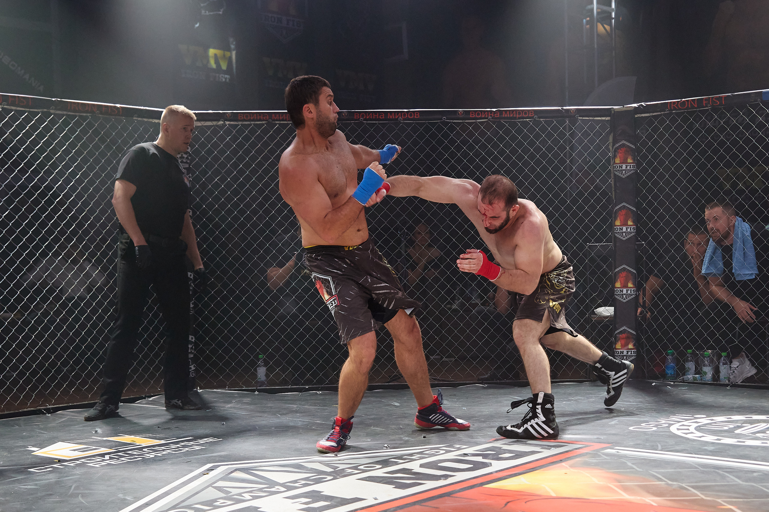 Спортивный Фотограф спорт мероприятие Владивосток единоборства ММА 