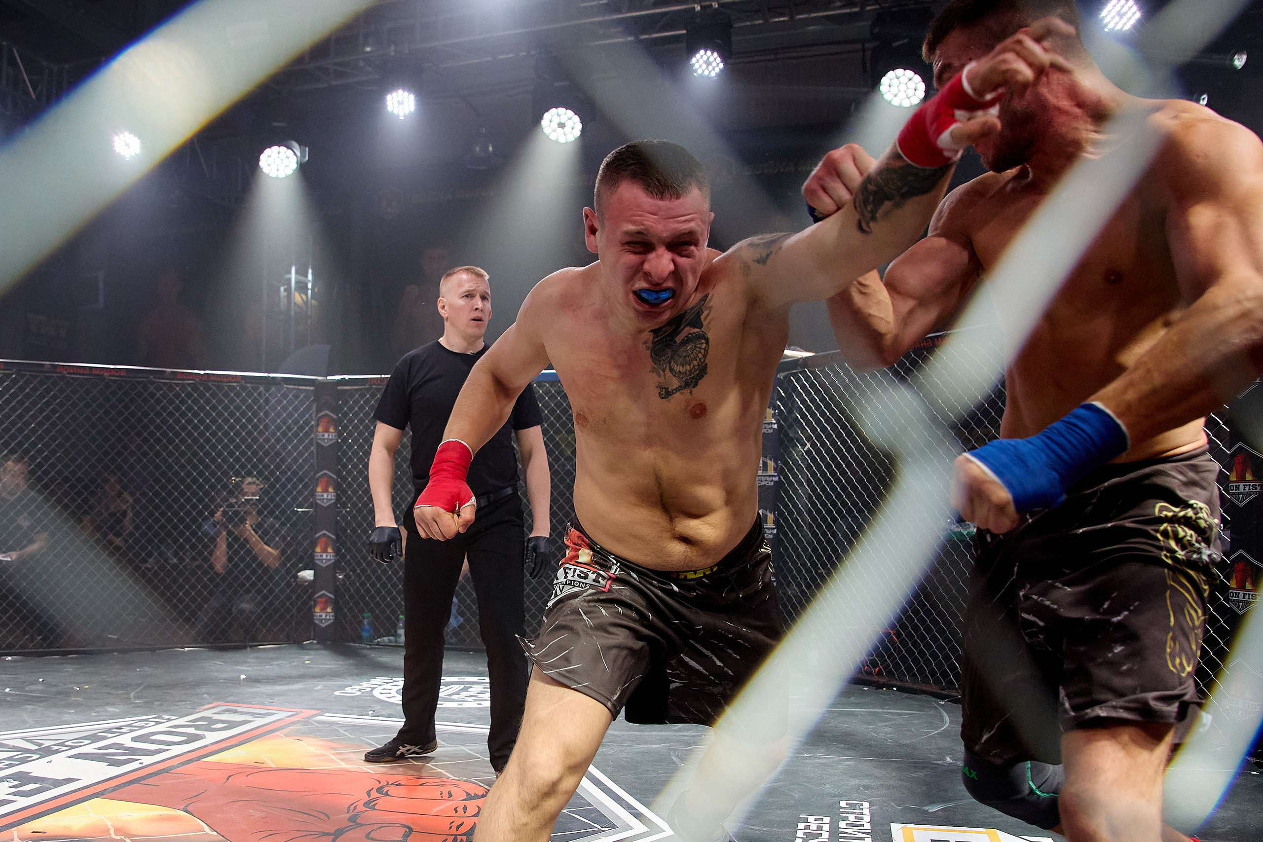 Спортивный Фотограф спорт мероприятие Владивосток единоборства ММА 