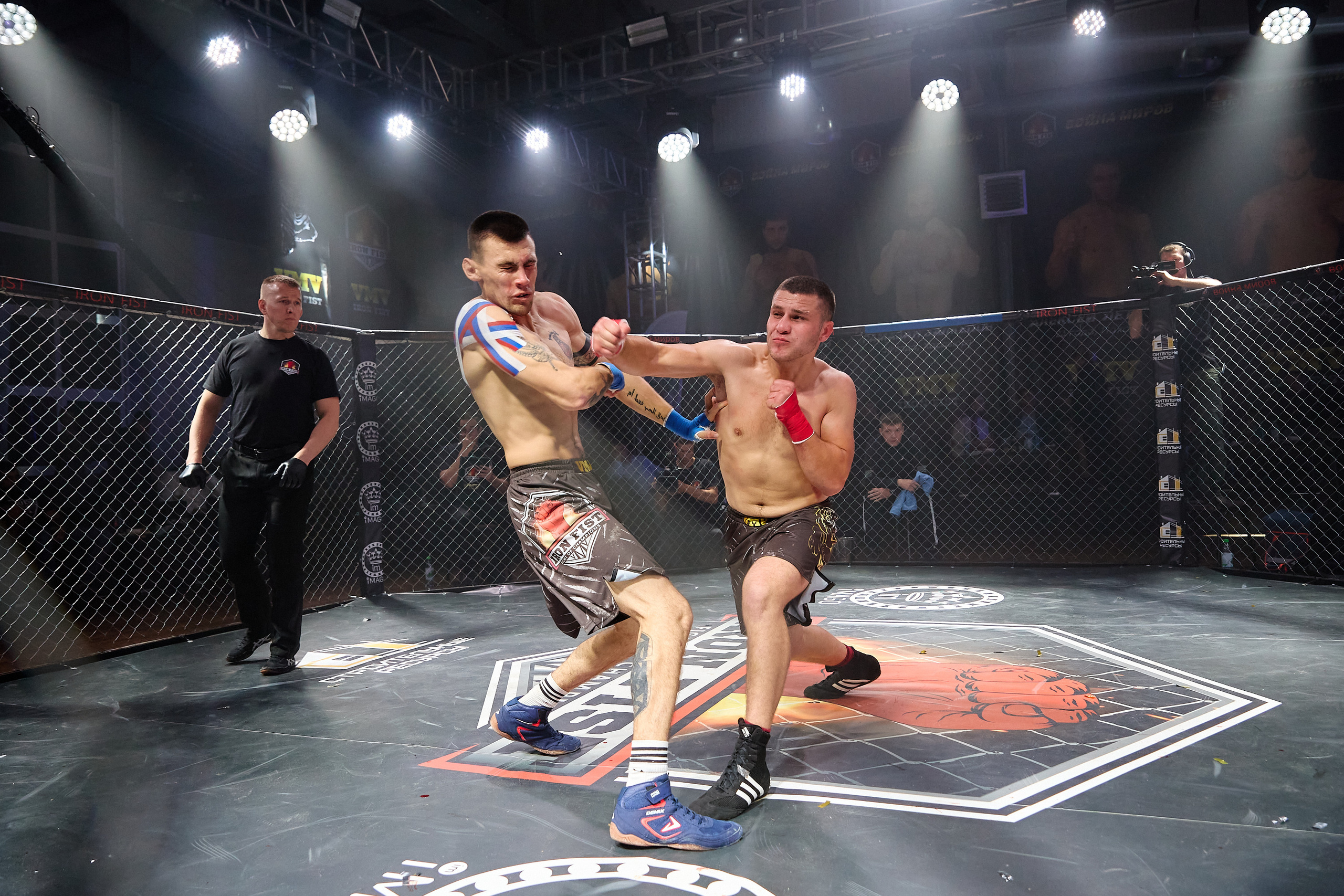 Спортивный Фотограф спорт мероприятие Владивосток единоборства ММА 