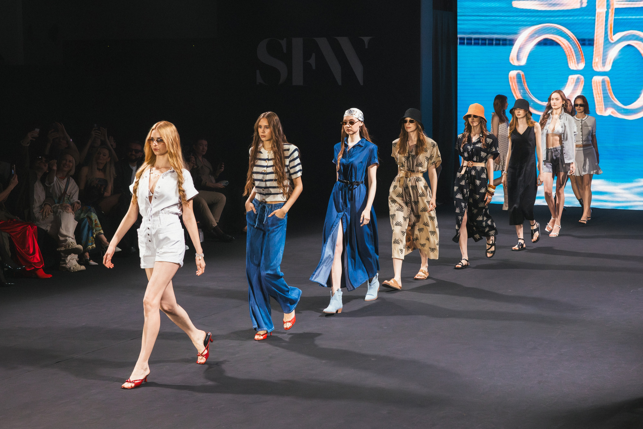 Catwalk. ProVizArt