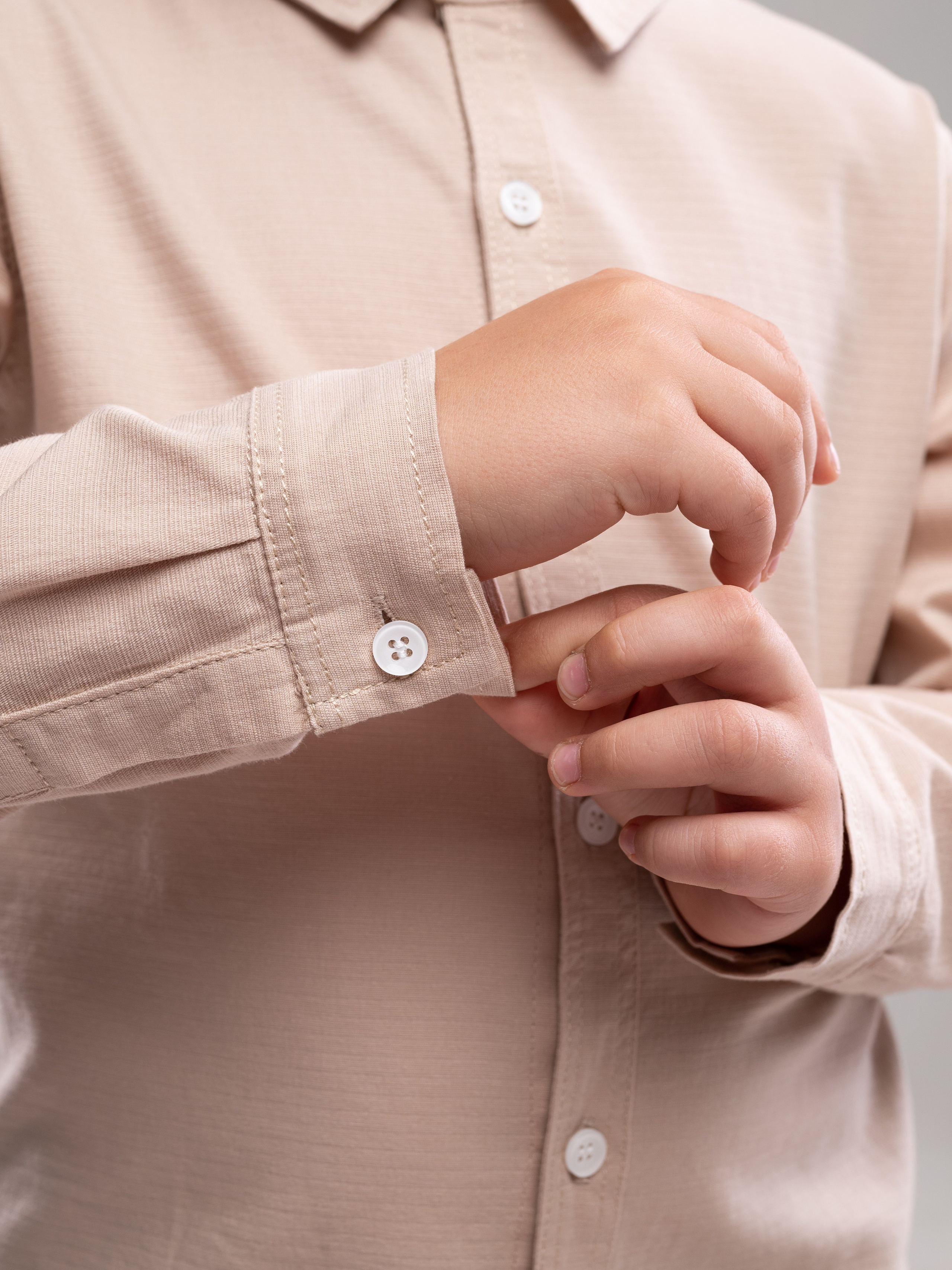 Рубашки на мальчиков. Предметный фотограф, фото для маркетплейсов Пятигорск, КМВ