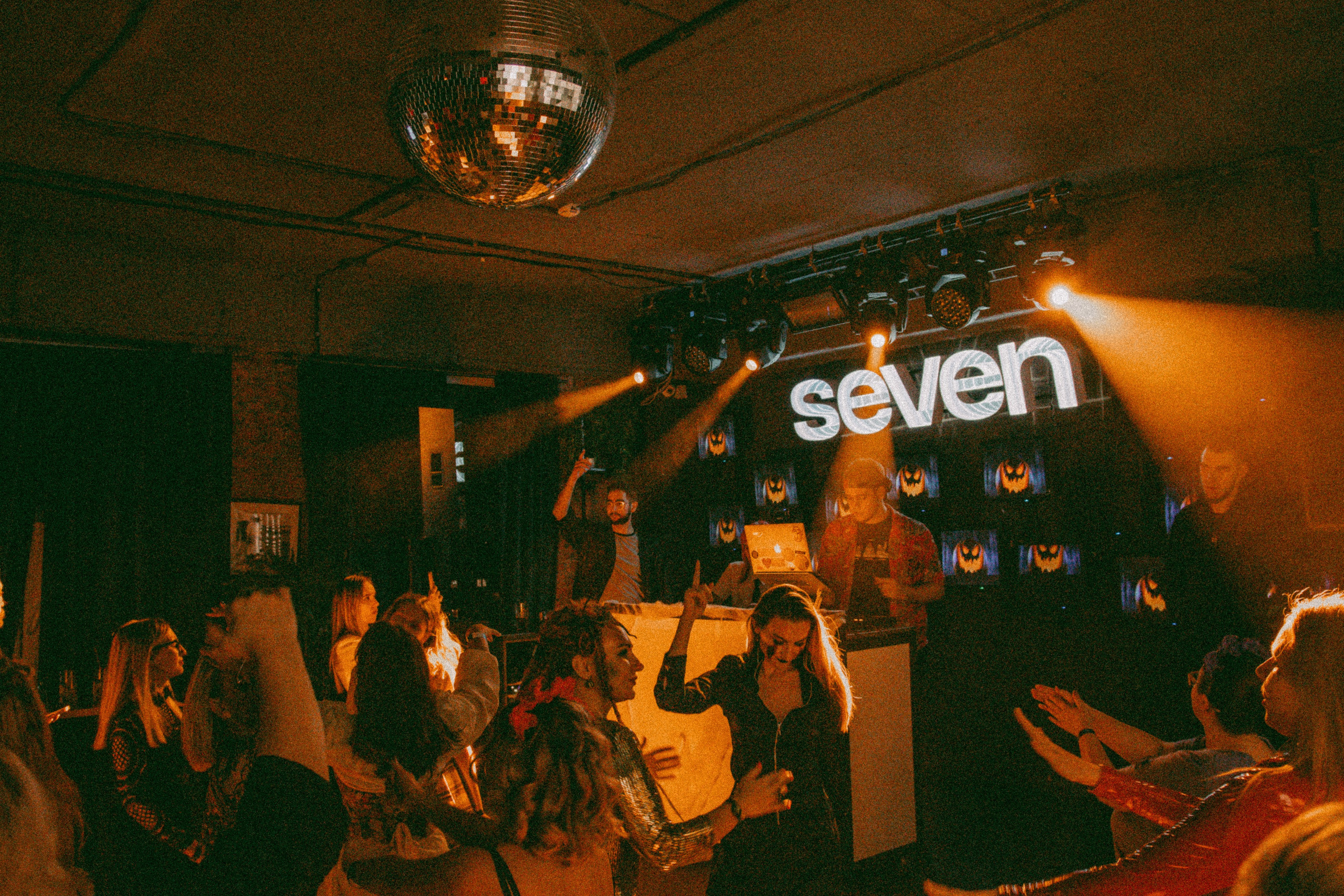 SEVEN bar — Хэллоуин 02.11.24