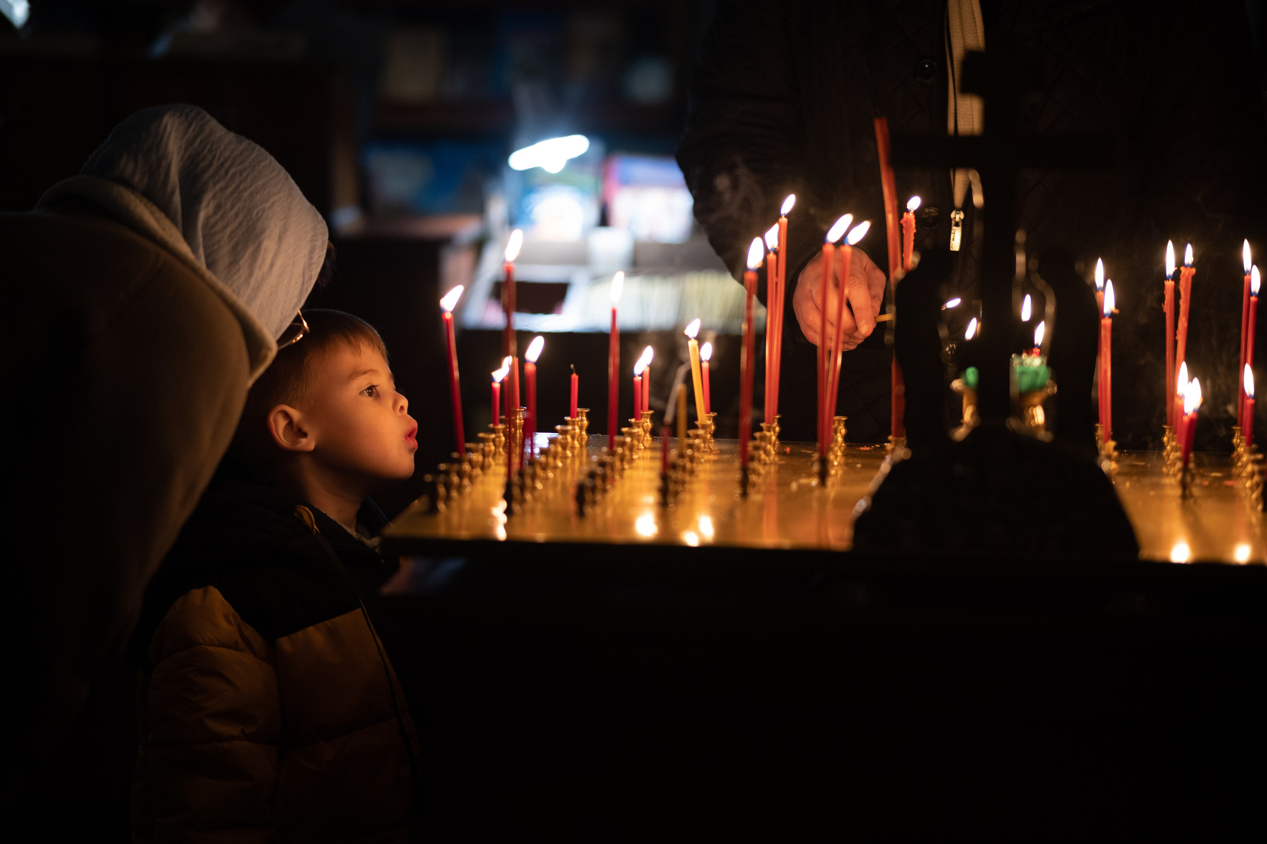 Фотосъемка в храме. Пасха 2023 г. город Таруса. Репортажный фотограф, Москва, Закат