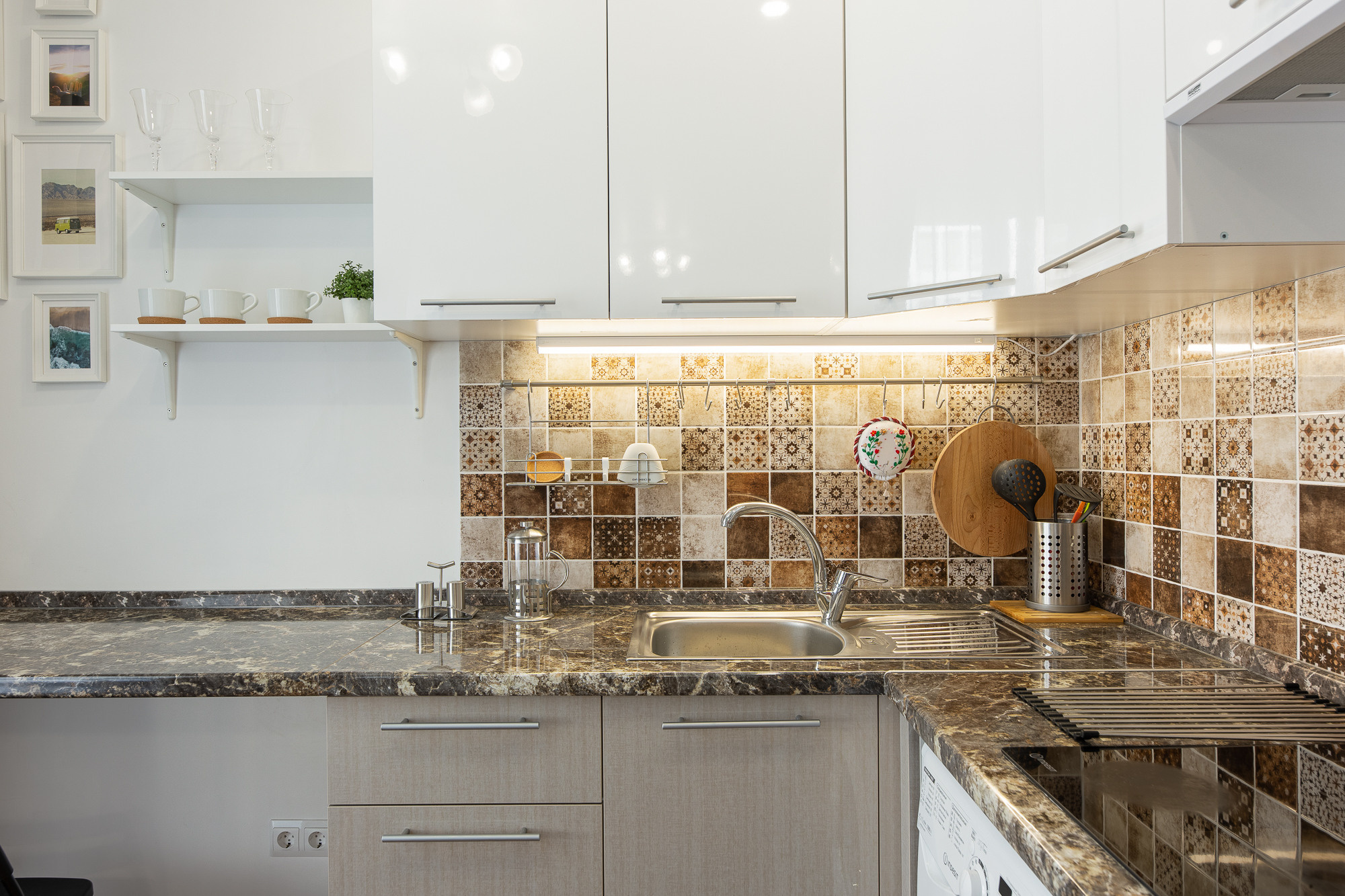 Renatphoto-Фотосессия студии с элементами декора. Профессиональная фотосъёмка интерьеров, предметная фотосессия еды для меню г. Анапа