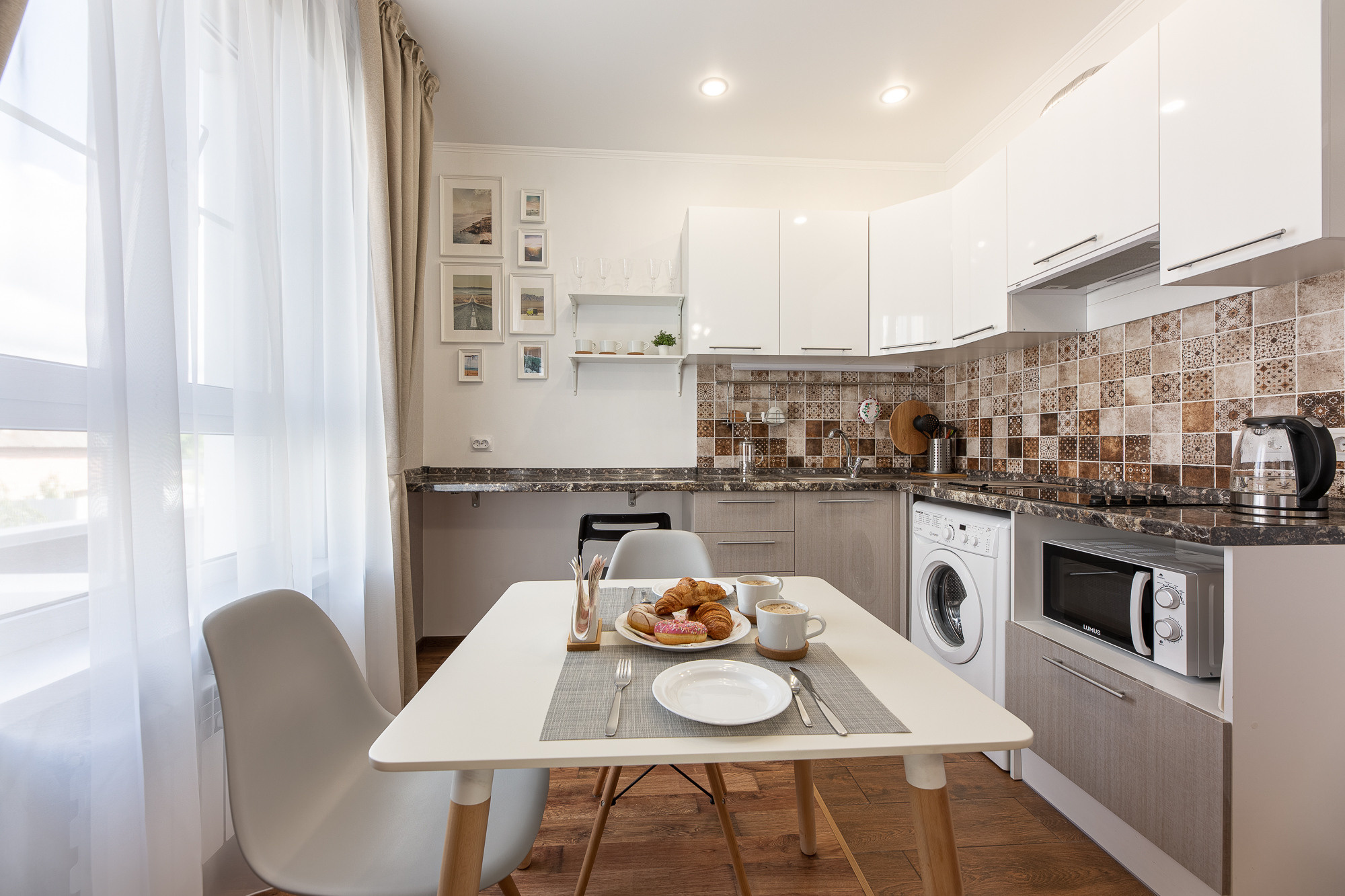 Renatphoto-Фотосессия студии с элементами декора. Профессиональная фотосъёмка интерьеров, предметная фотосессия еды для меню г. Анапа