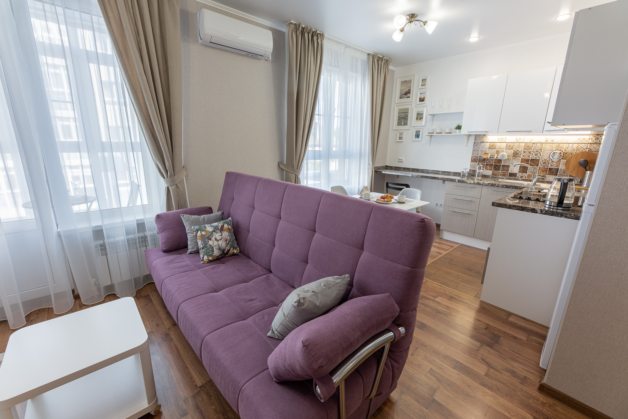 Renatphoto-Фотосессия студии с элементами декора. Профессиональная фотосъёмка интерьеров, предметная фотосессия еды для меню г. Анапа