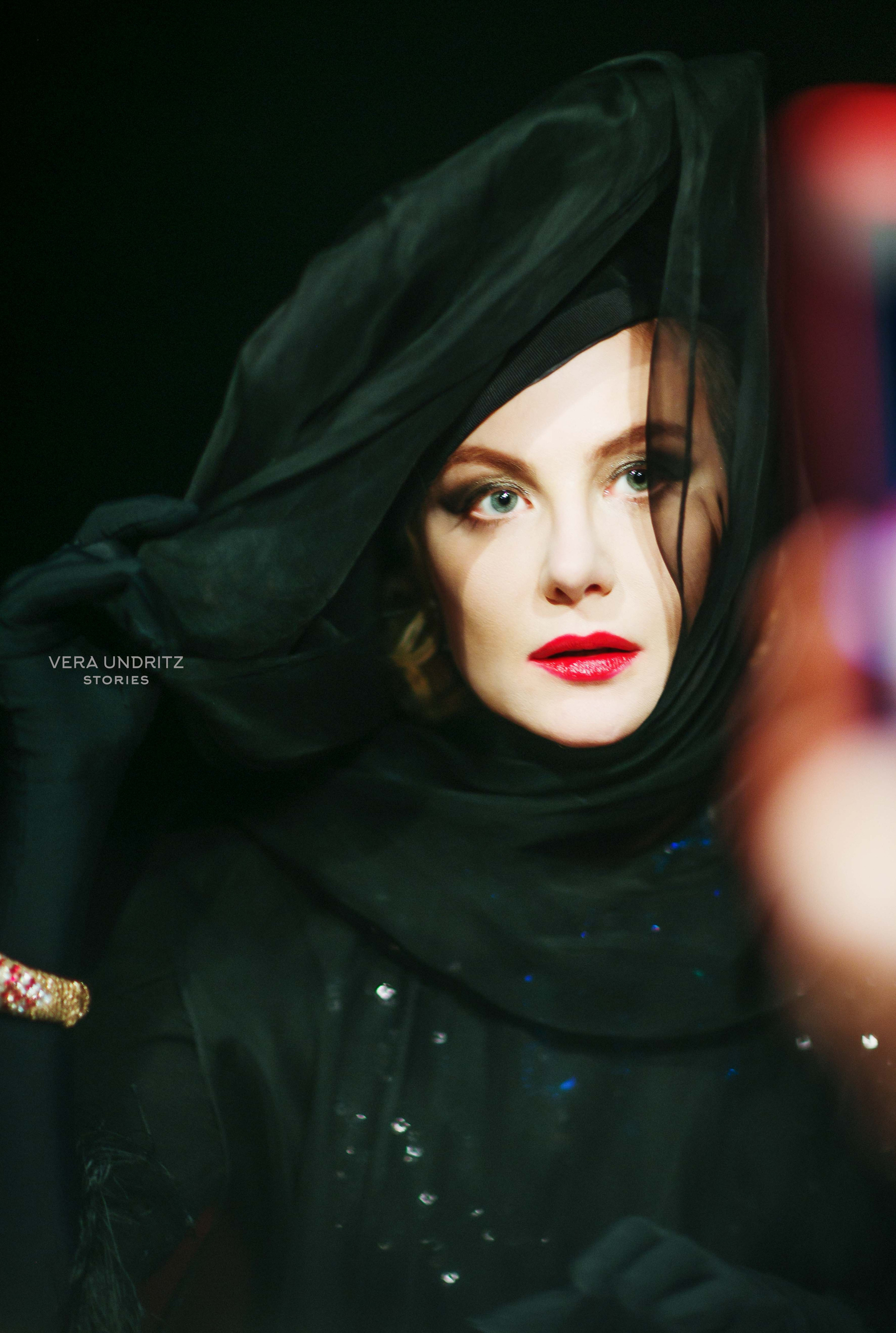 Рената Литвинова, МХАТ