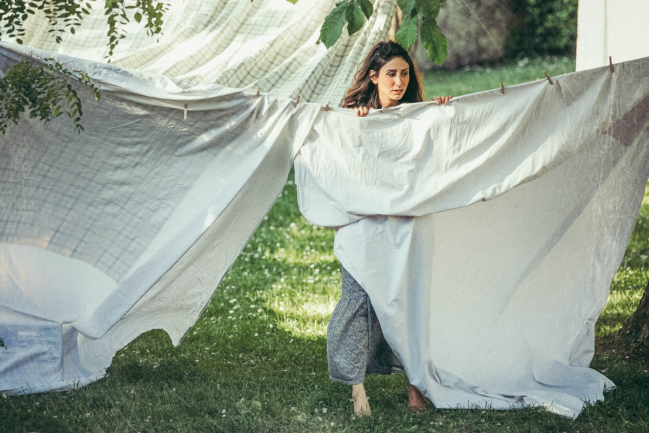 Фото и афиша спектакля «La main de Leila», фестивали в Анси и в Авиньоне. Вера Ундриц/Vera Undritz, celebrity фотограф, Москва
