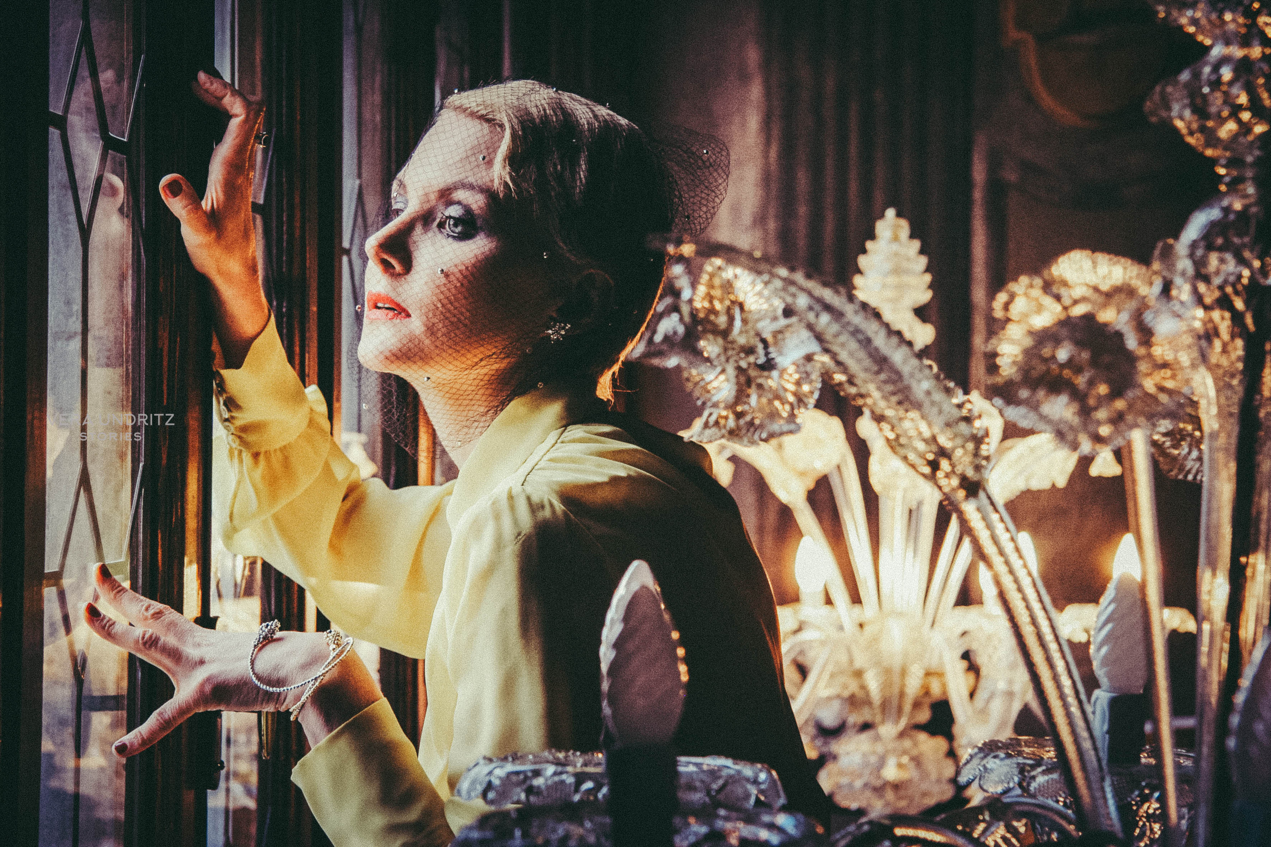 Рената Литвинова для компании СБ-золото, Венеция