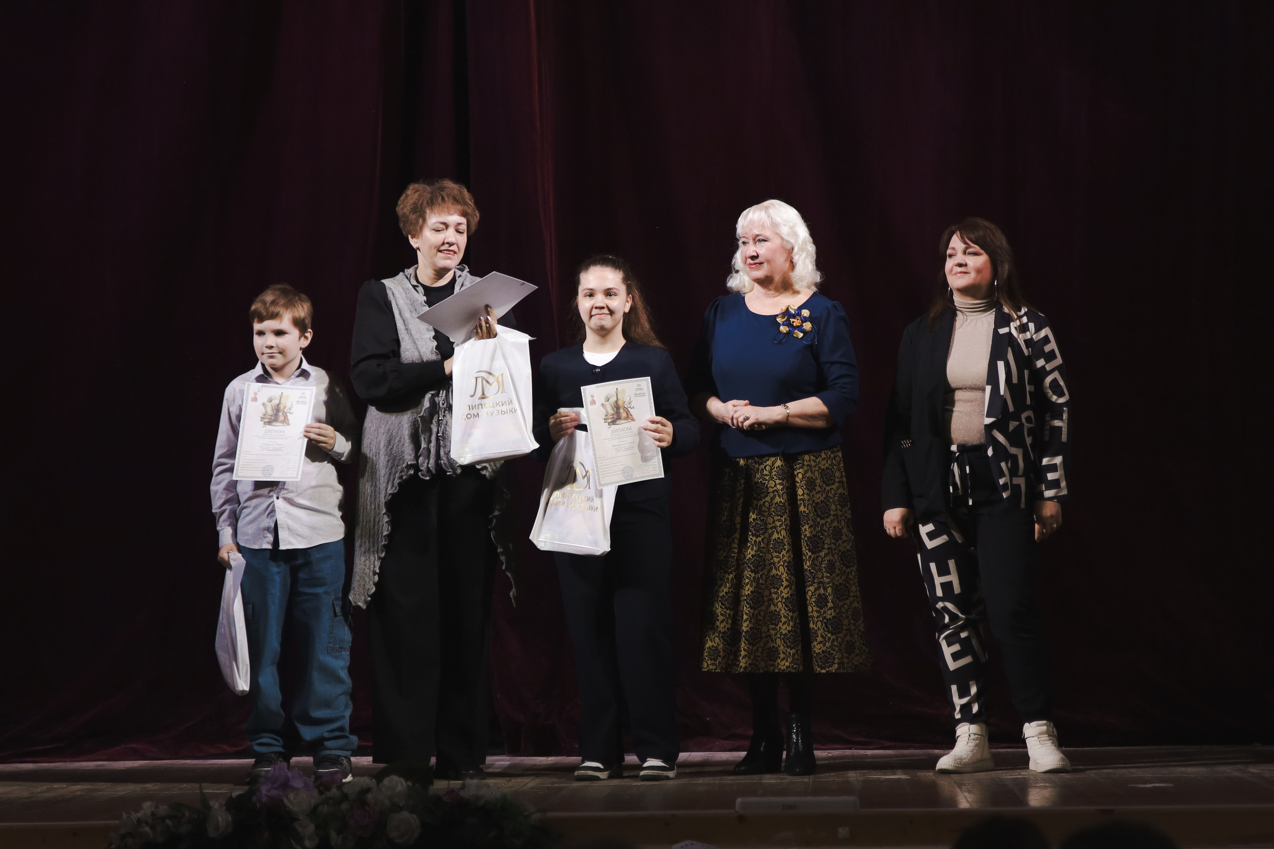 Фотоотчет с награждения стипендиатов города Липецка