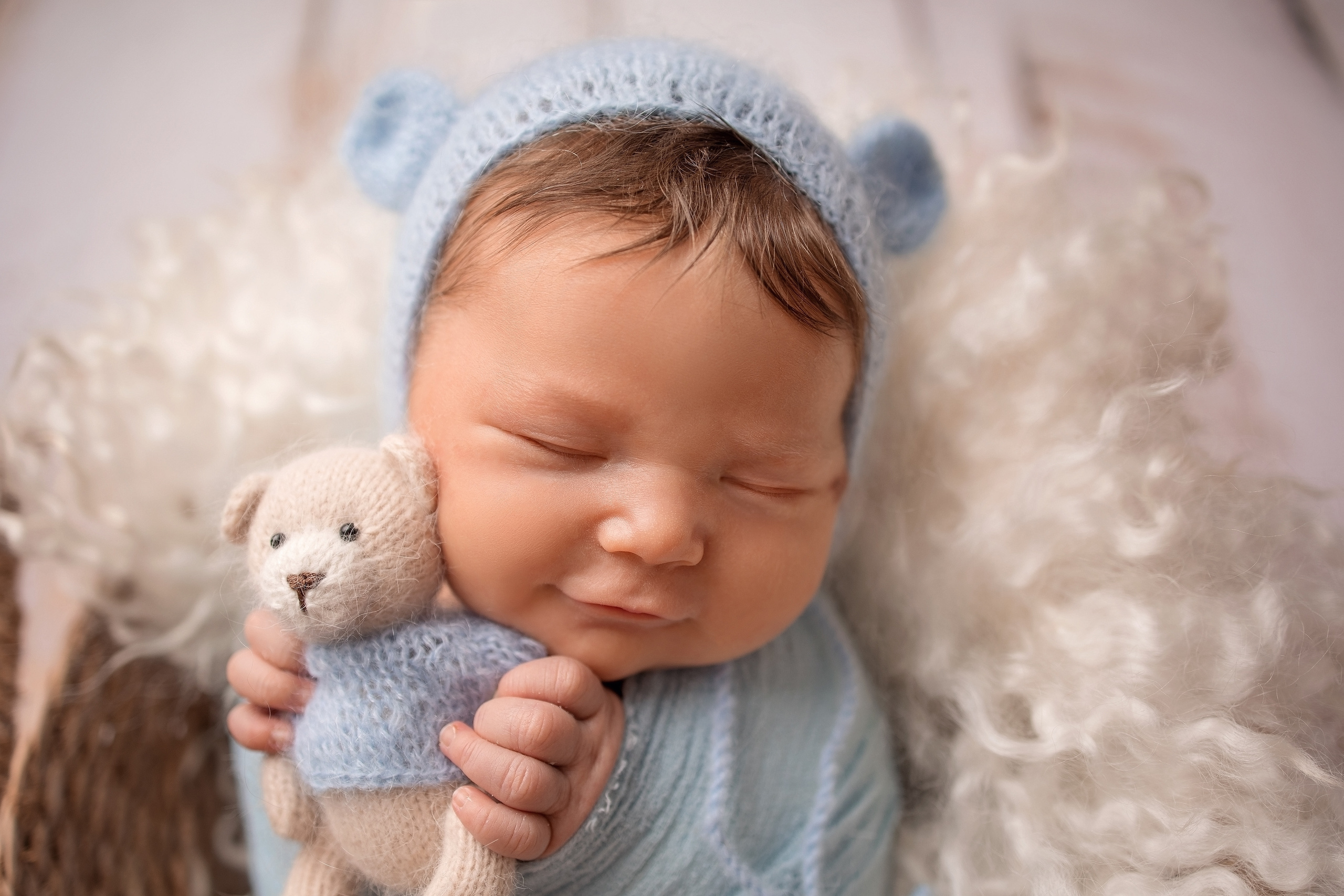 Нежная и милая фотосессия первых дней жизни Вашего ребенка в Минске. Фотограф новорождённых Минск — стоимость newborn фотосессии в Минске
