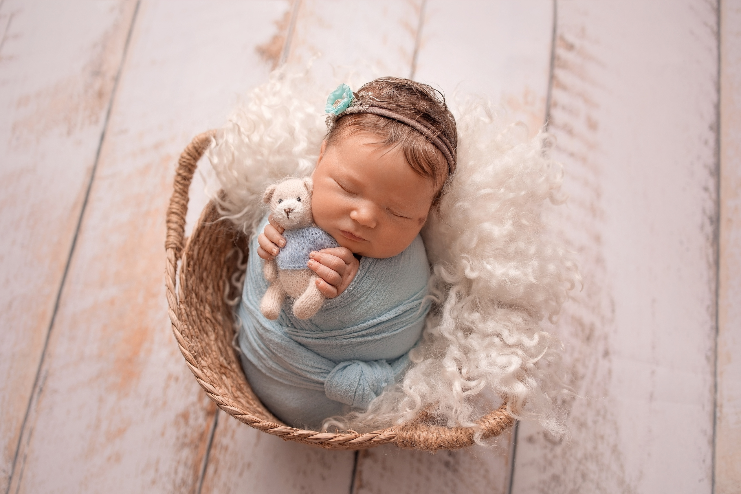 Нежная и милая фотосессия первых дней жизни Вашего ребенка в Минске. Фотограф новорождённых Минск — стоимость newborn фотосессии в Минске