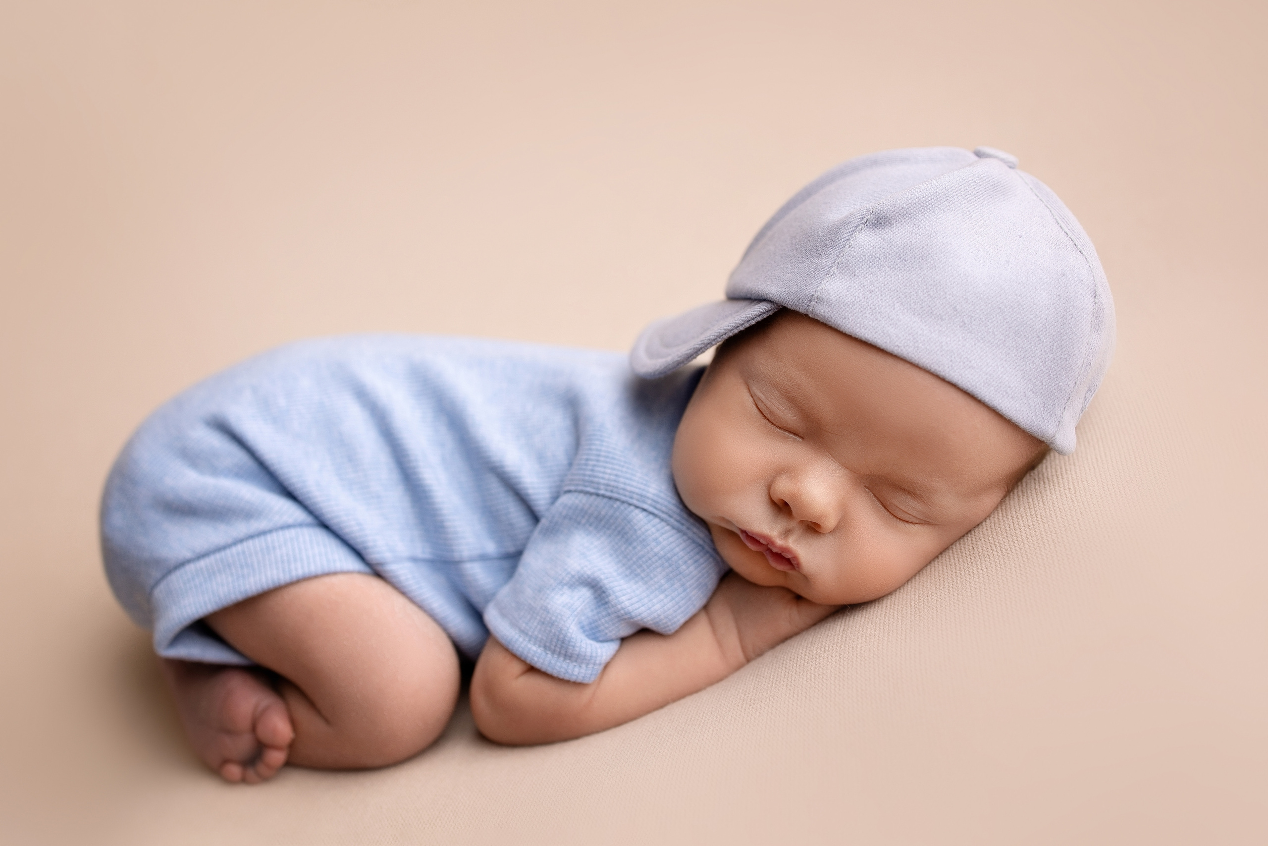 Нежная и милая фотосессия первых дней жизни Вашего ребенка в Минске. Фотограф новорождённых Минск — стоимость newborn фотосессии в Минске