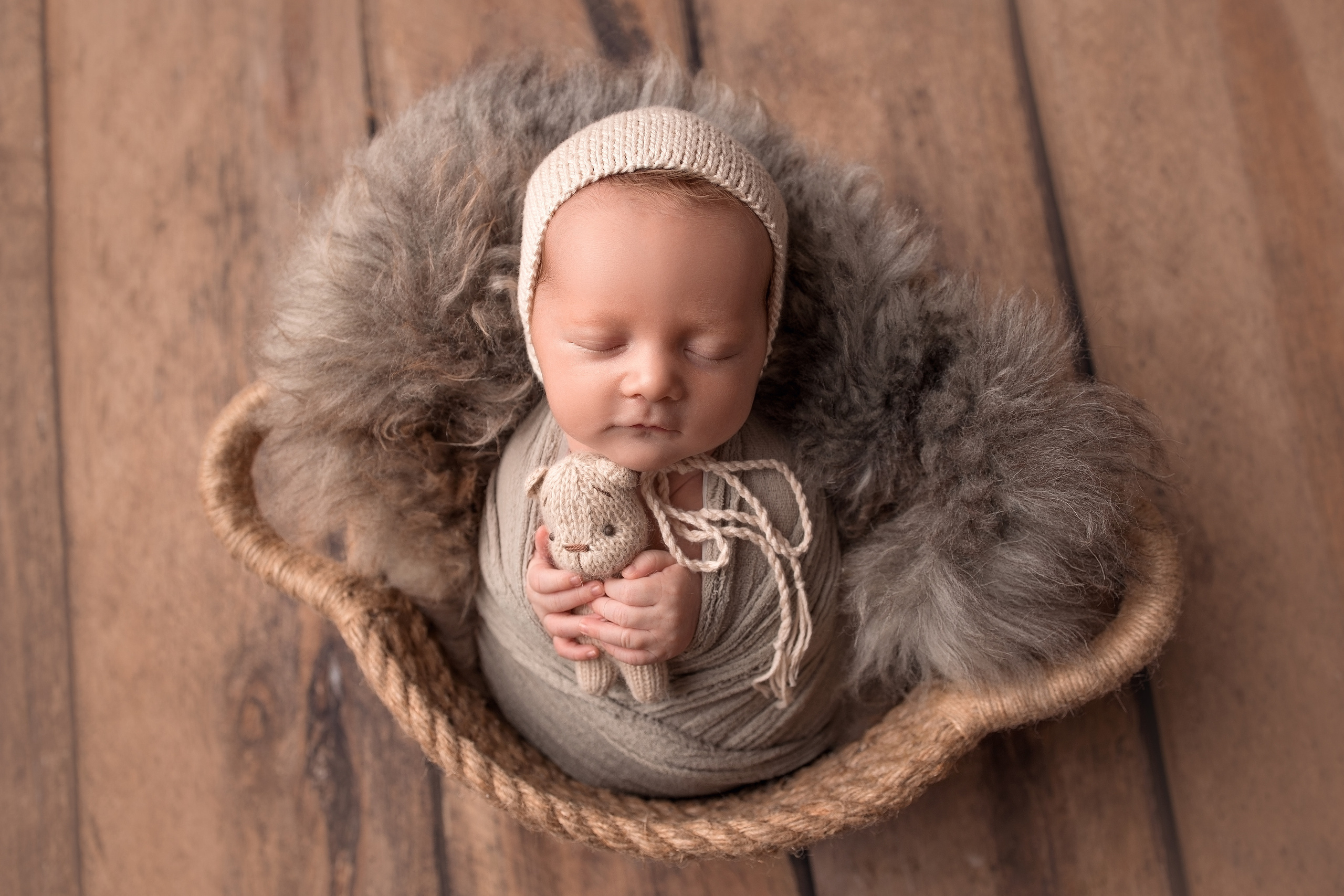 Нежная и милая фотосессия первых дней жизни Вашего ребенка в Минске. Фотограф новорождённых Минск — стоимость newborn фотосессии в Минске