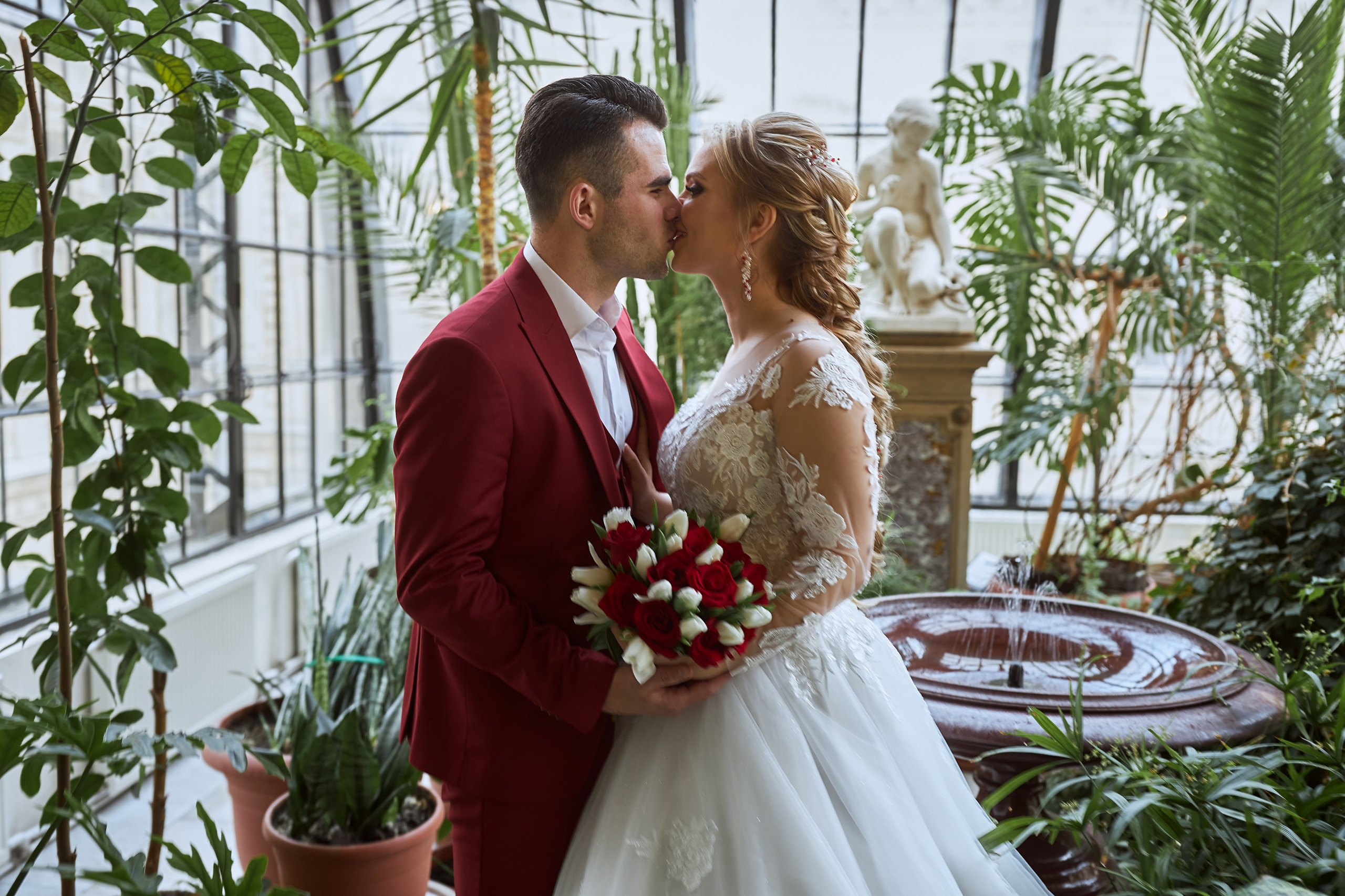 Свадьба Кировский ЗАГС и Дом Ученых. Фотограф в Санкт-Петербурге Знаменская Ирина